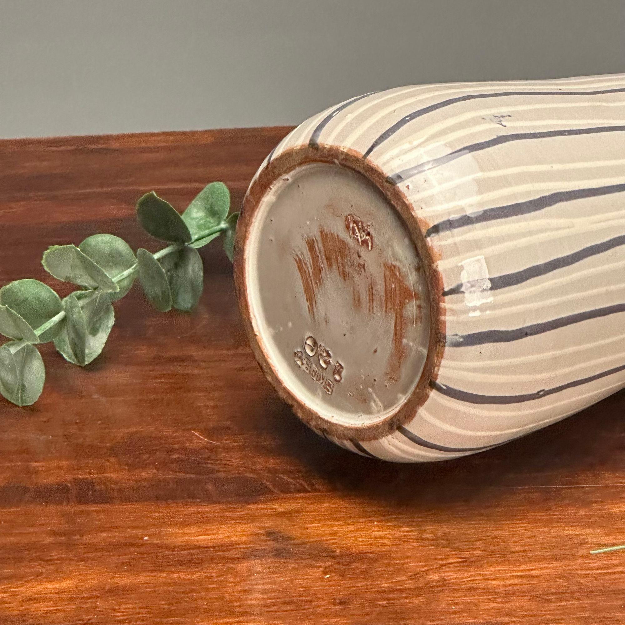 Ceramica Ingrid Atterberg, Vaso in ceramica svedese di metà secolo, Ekeby, XX C. in vendita