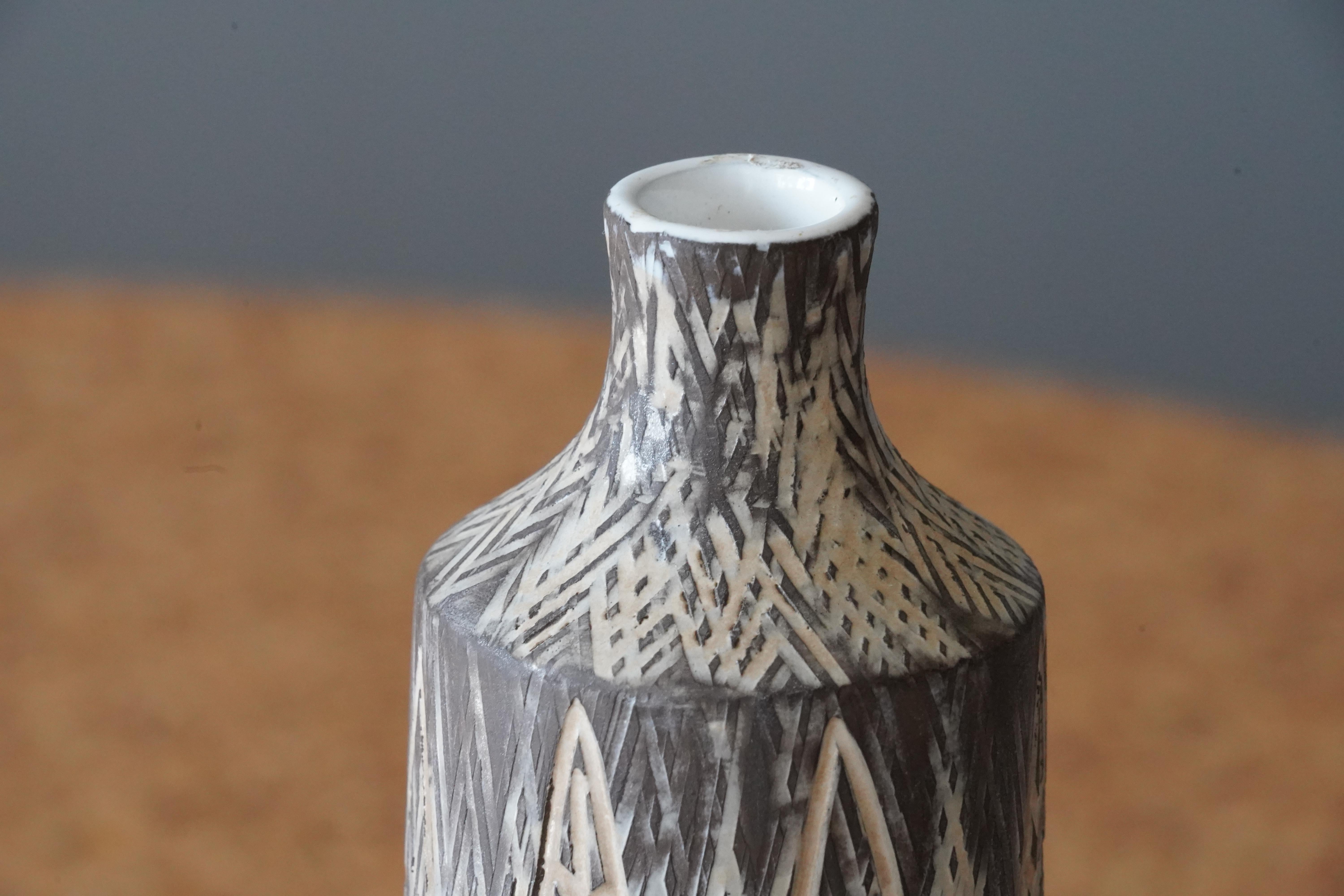 Swedish Mari Simmulson, Vase, Ceramic, Sweden, Upsala Ekeby, 1950s