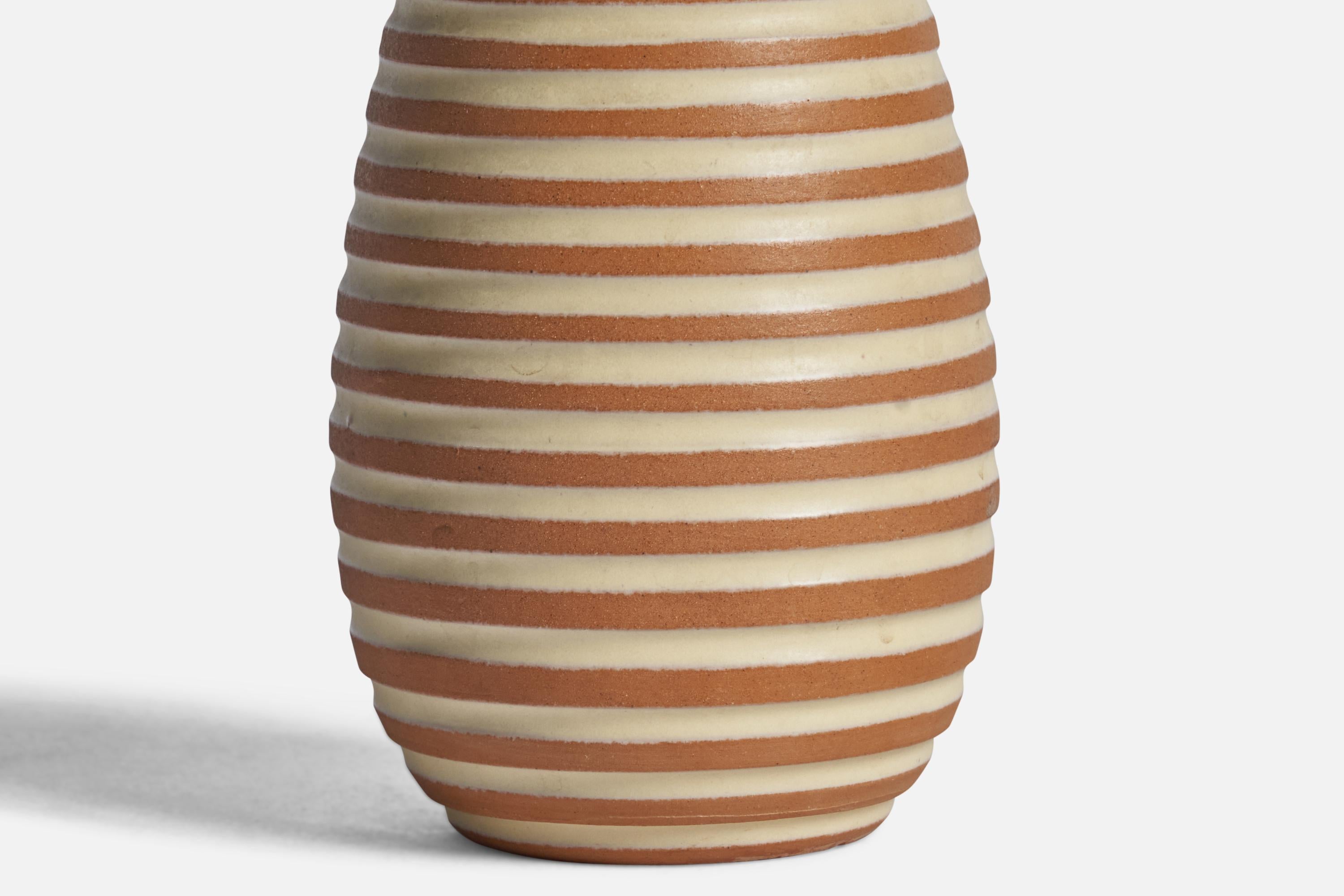 Ingrid Atterberg, Vase, Earthenware, Sweden, 1950s In Good Condition For Sale In High Point, NC