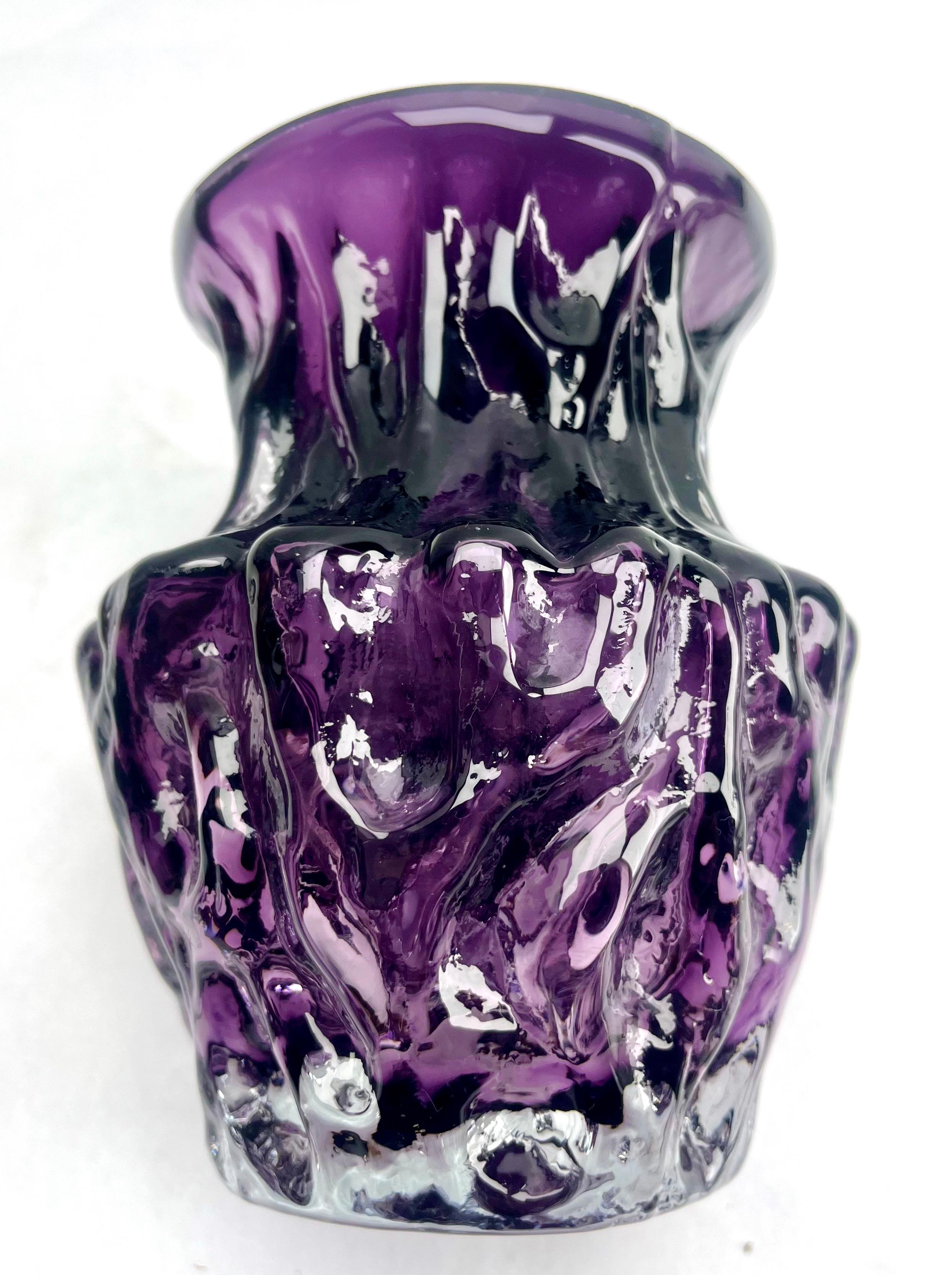 Vaso di corteccia Ingrid Glas 'Germany' in viola, anni '70 in vendita 1