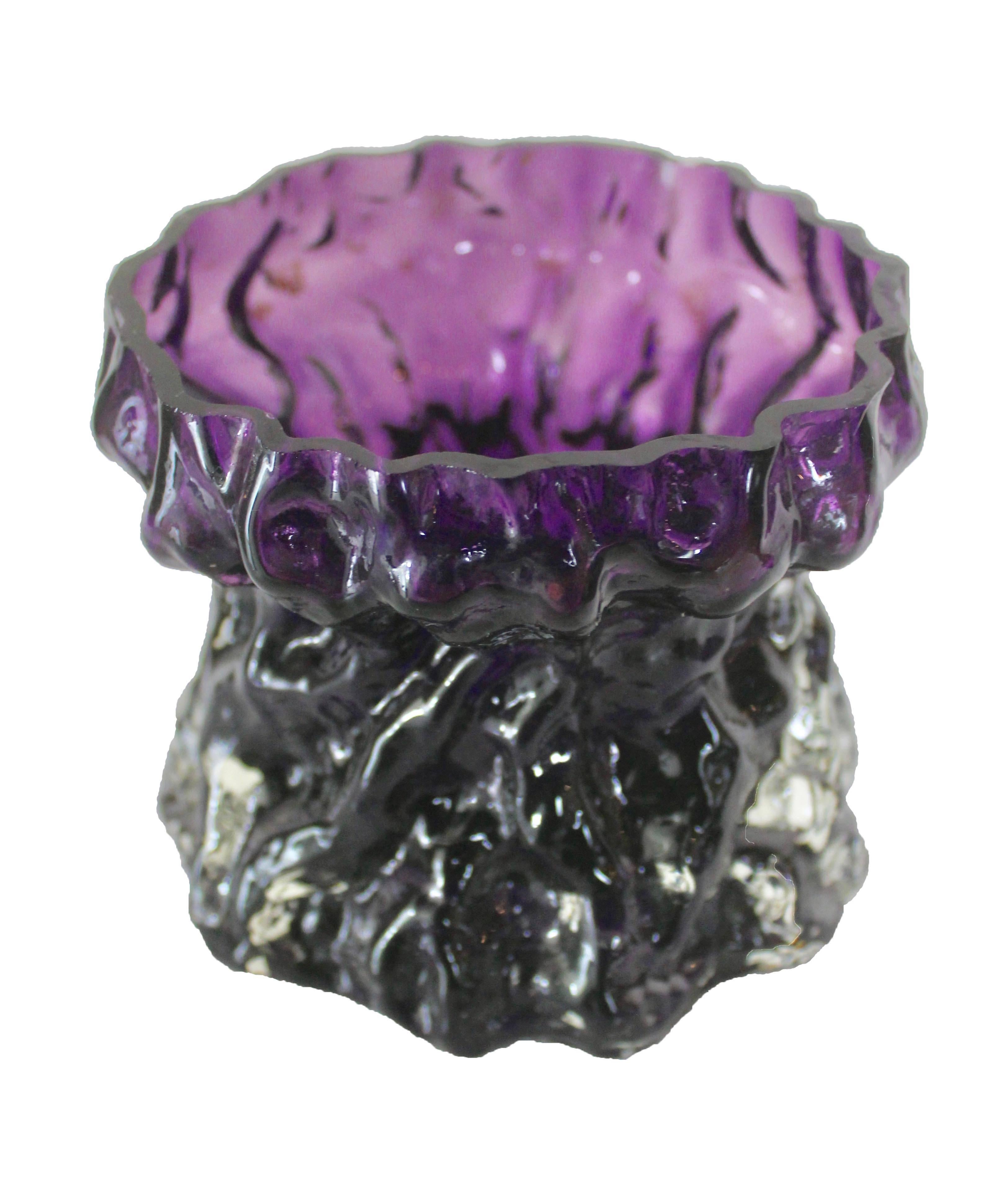 Allemand 2 vases Ingrid-Glass de la gamme « Rock Crystal » en violet profond, Allemagne en vente