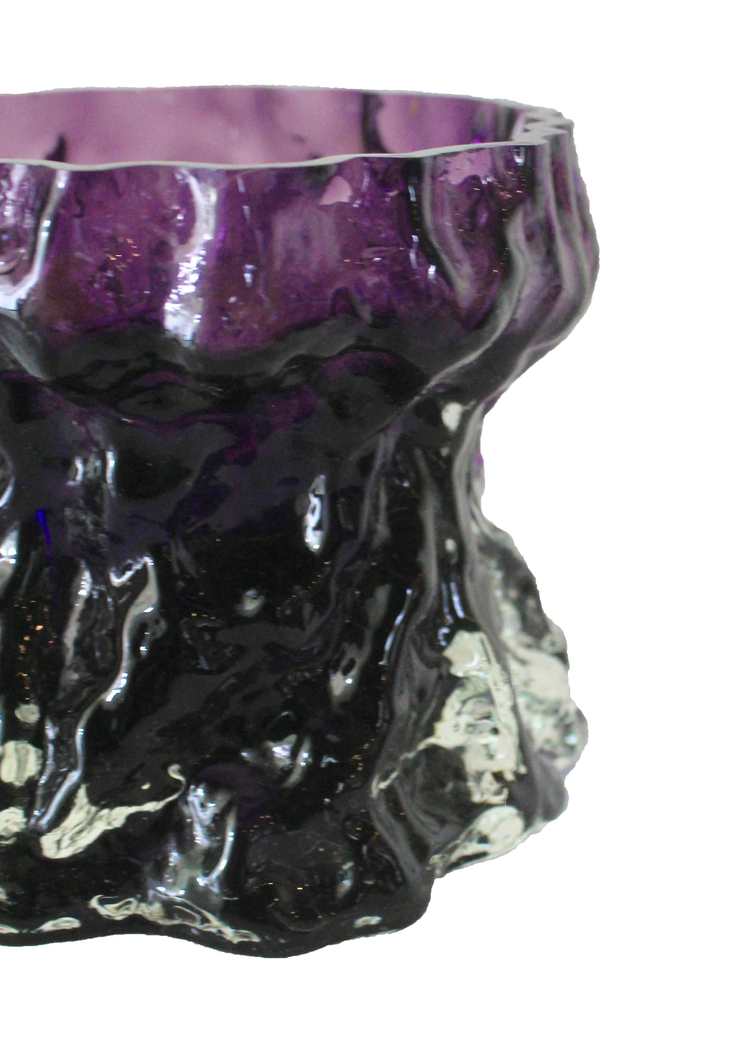 Verre d'art 2 vases Ingrid-Glass de la gamme « Rock Crystal » en violet profond, Allemagne en vente