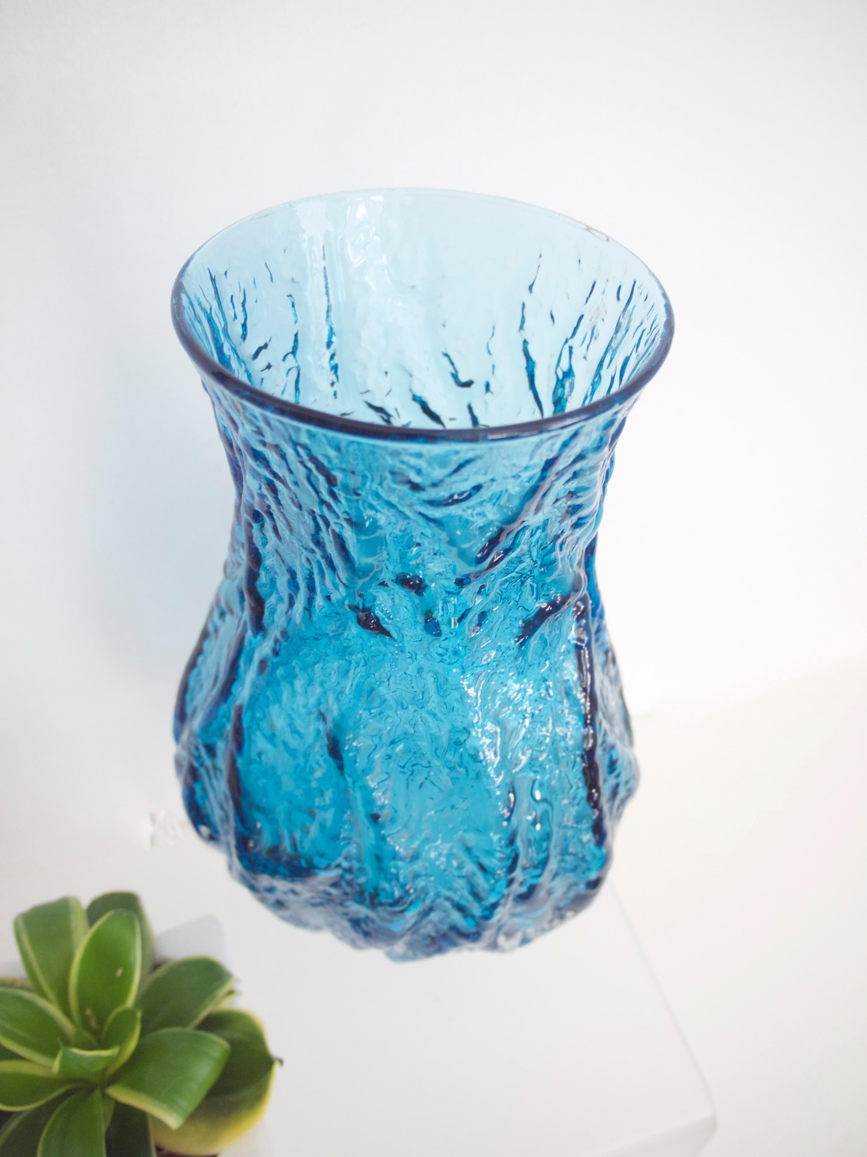 Scandinave moderne Ingrid Glasshutte vase « Rock Crystal » moderniste/ancien en verre des années 1970 en vente