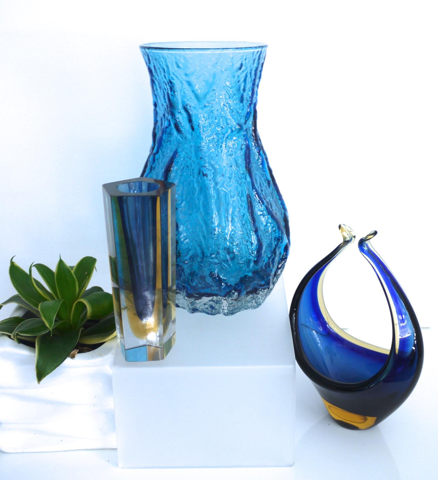 Fin du 20e siècle Ingrid Glasshutte vase « Rock Crystal » moderniste/ancien en verre des années 1970 en vente