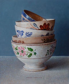 Pila colorata di ciotole francesi - dipinto Still-life olandese del 21° secolo
