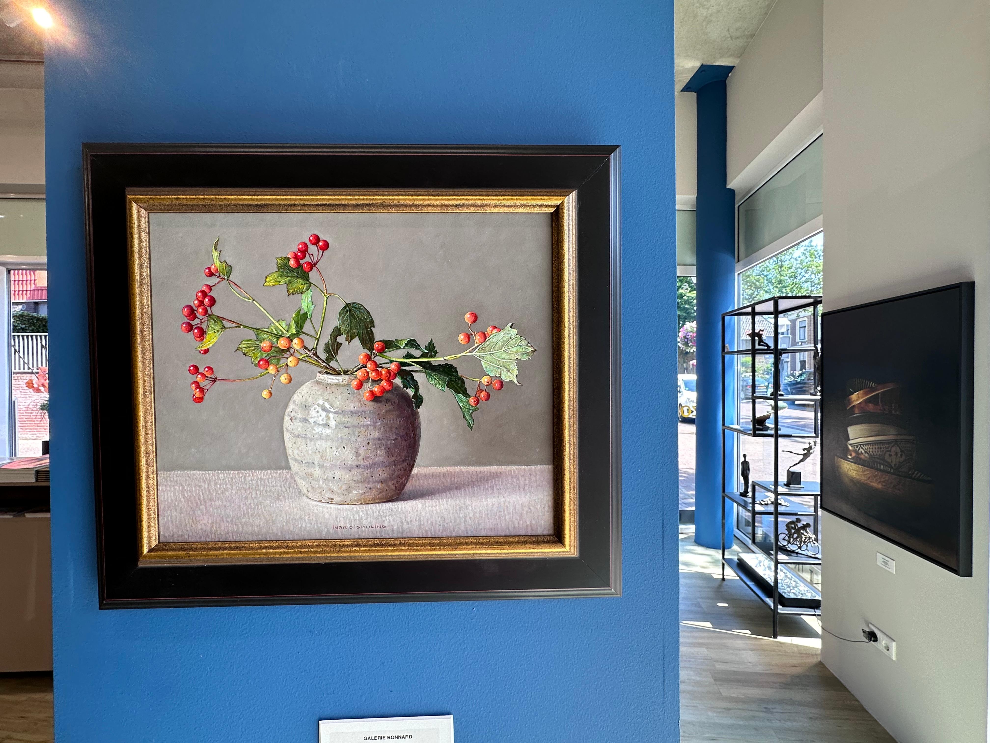 Ingrid Smuling 
'Currant branches in ginger jar'
25 x 30 cm olieverf Framed size! 33 x 28 cm ( Frame is included) 
Oil on wood panel

Ingrid Smuling, the Grand Lady of Still life painting is still working every day at the age of almost 80 years. (