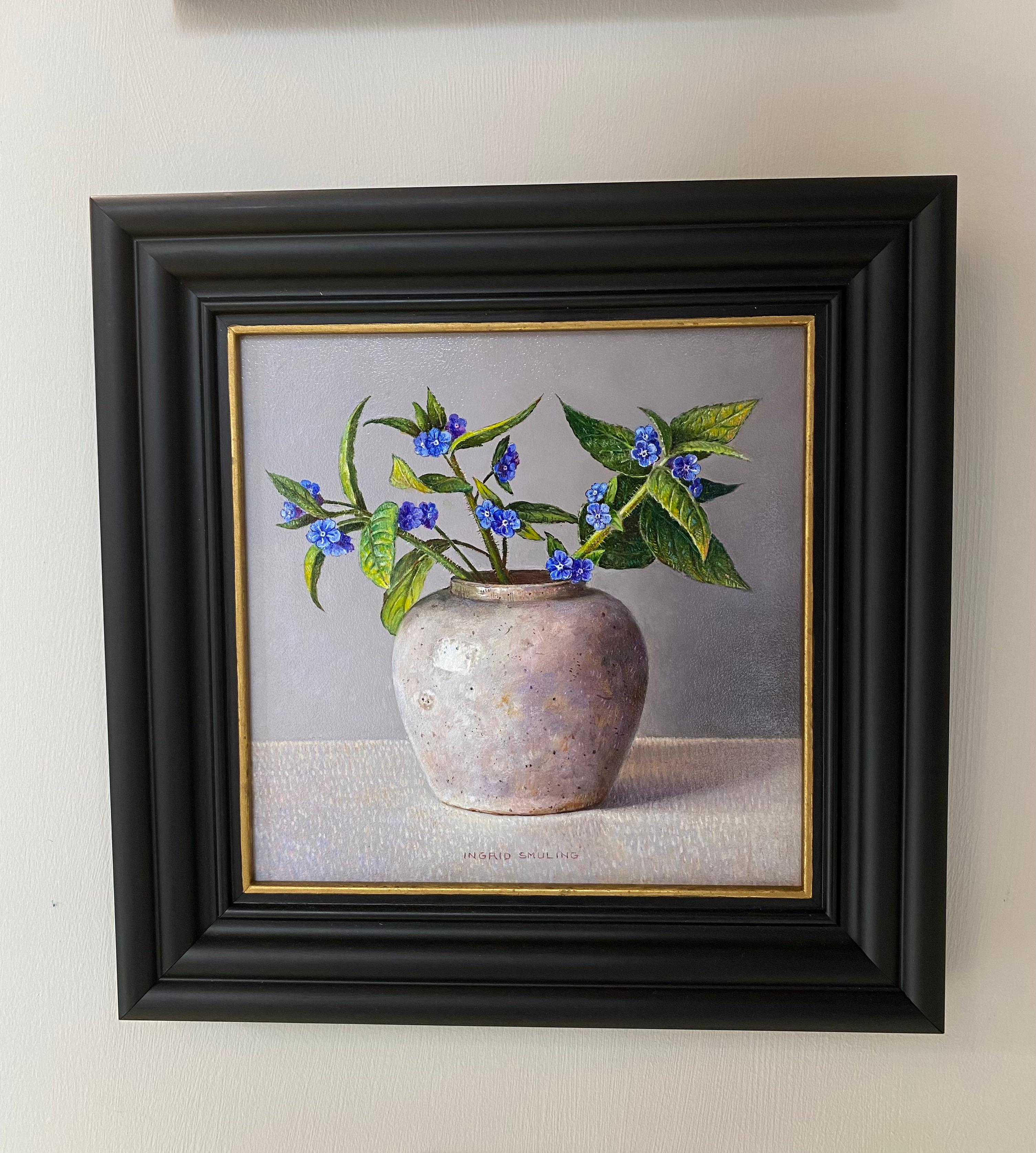 Forget-me-nots in a Ginger Jar - 21st Century Dutch Still-life painting - Painting by Ingrid Smuling