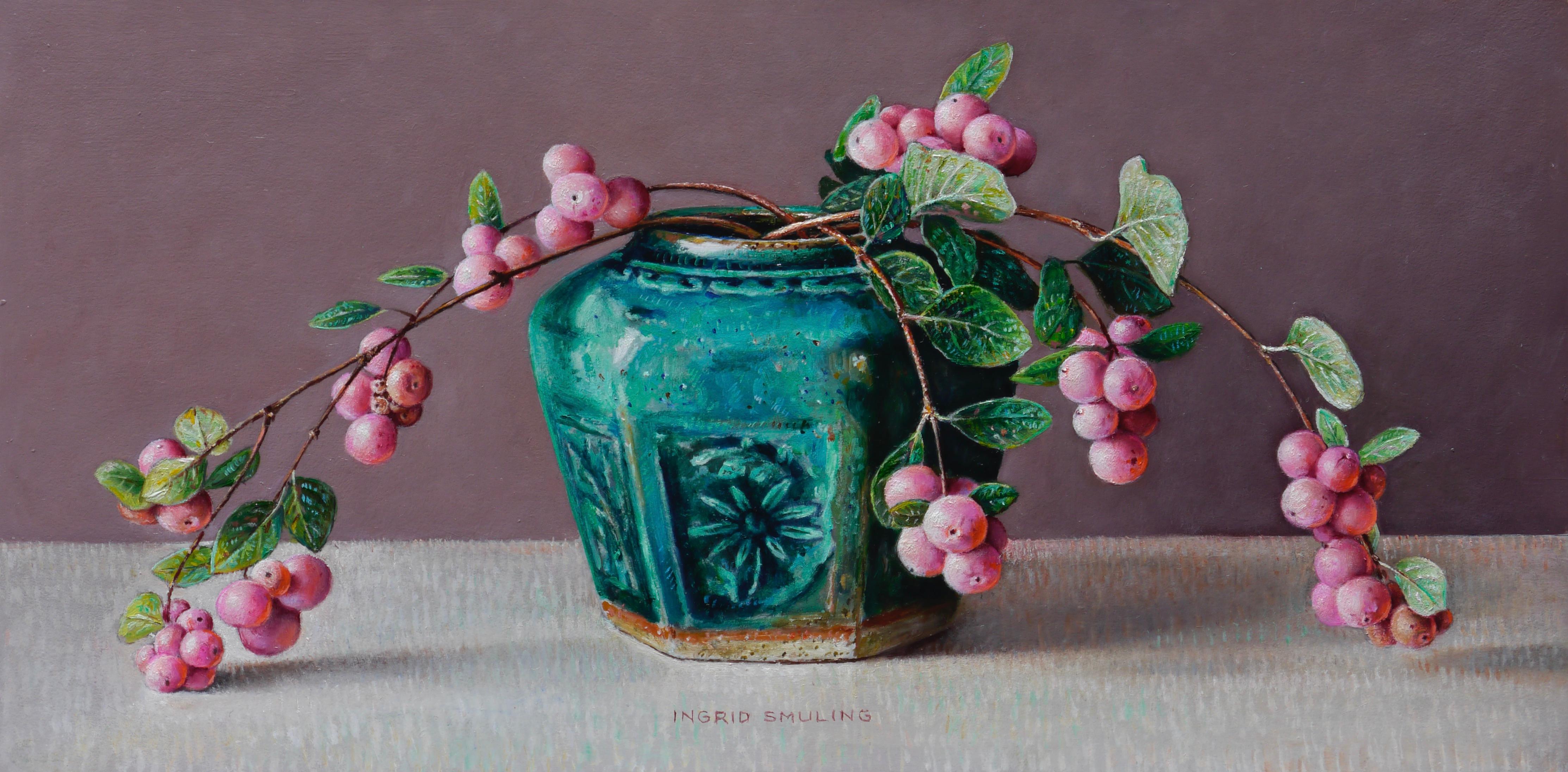 Ingrid Smuling Figurative Painting - Green Ginger jar with snowberries- 21st Century Contemporary Still-life Painting