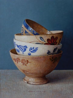 Pile de bols français - Nature morte hollandaise du 21e siècle