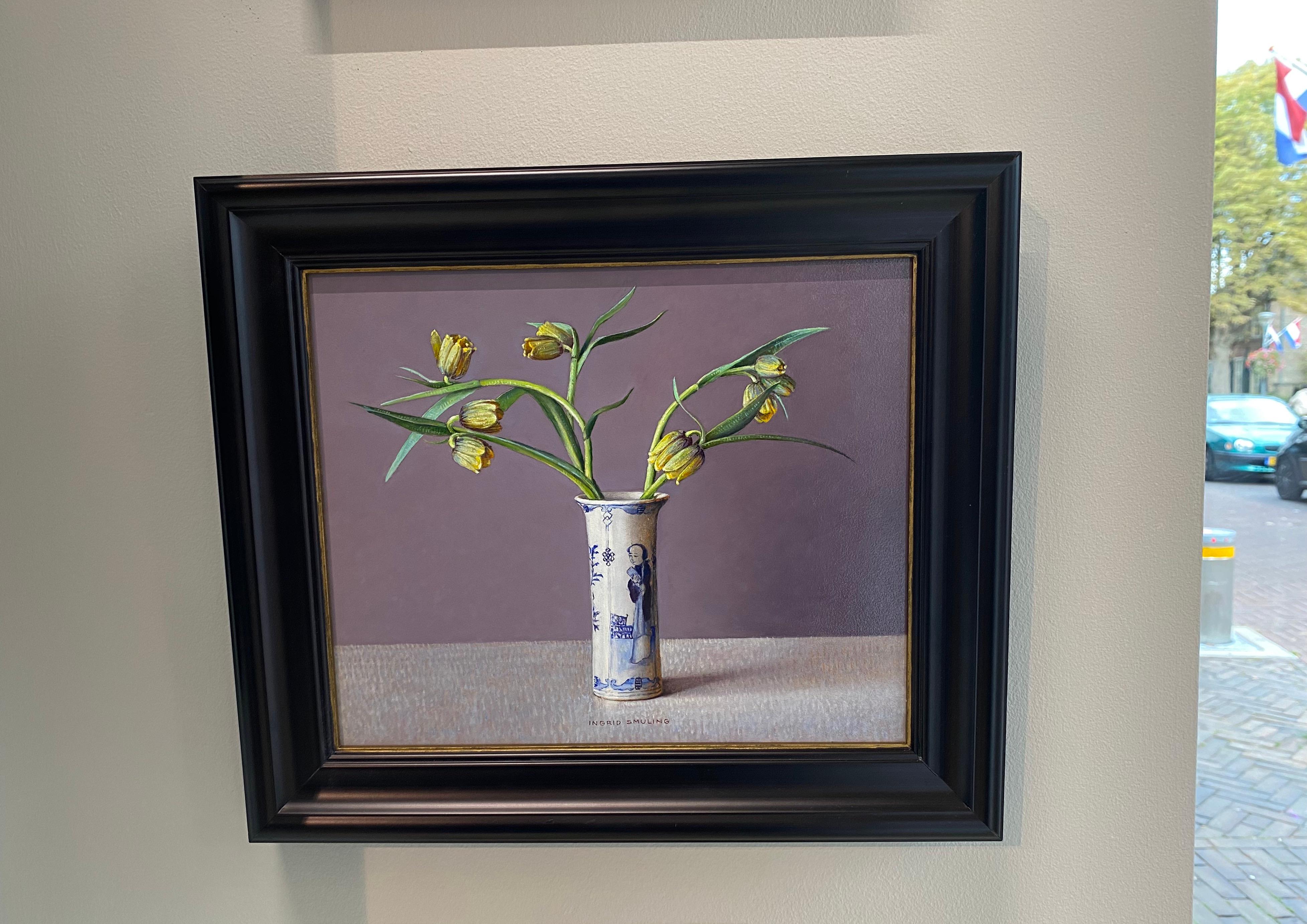 Yellow Cowslip Flowers in Chinese Vase - 21st Century Dutch Still-life Painting - Gray Still-Life Painting by Ingrid Smuling