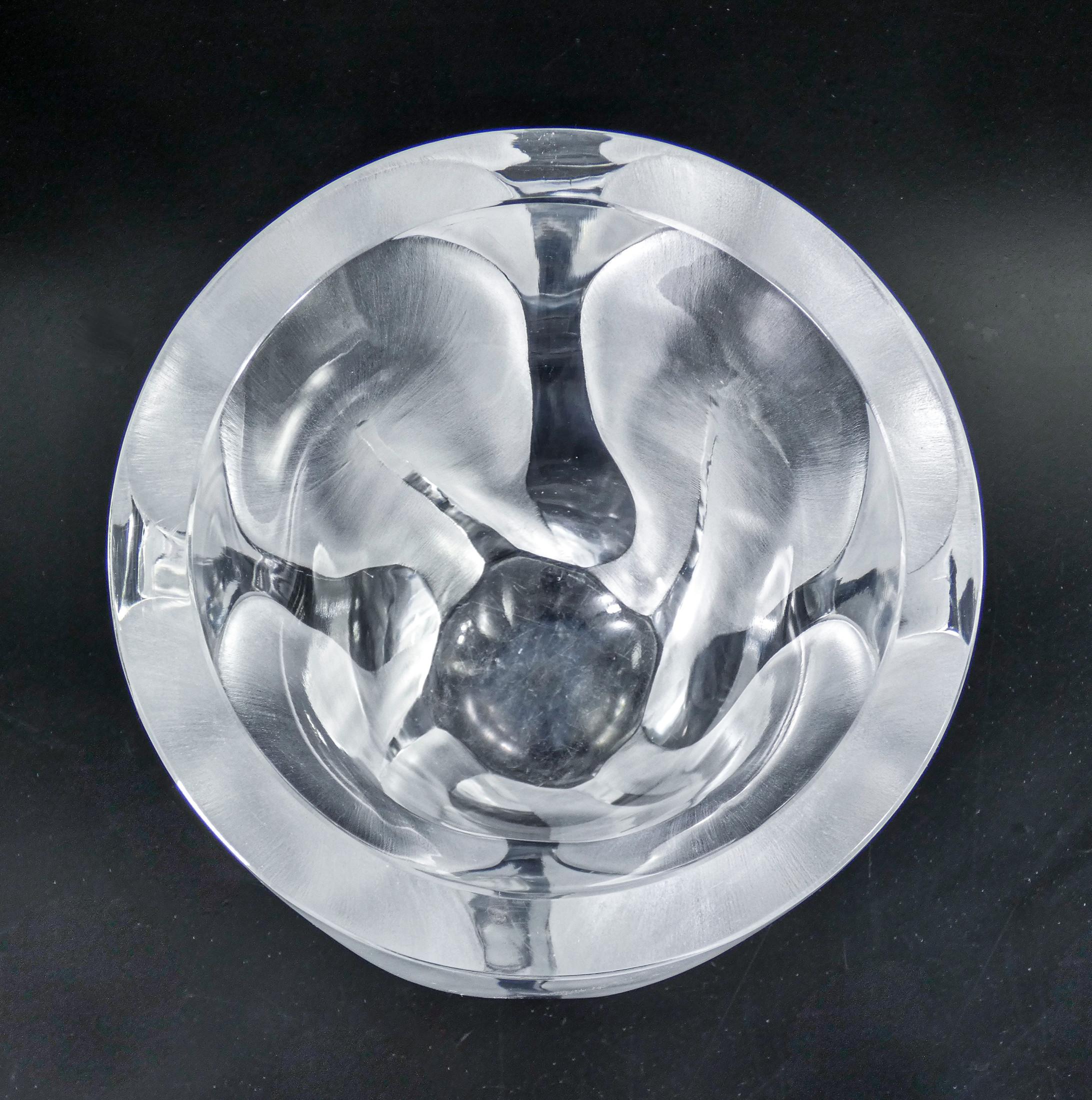 Ingrid Vase by Lalique, in Glossy and Opaque Crystal, France, 1950s / 60s In Good Condition For Sale In Torino, IT