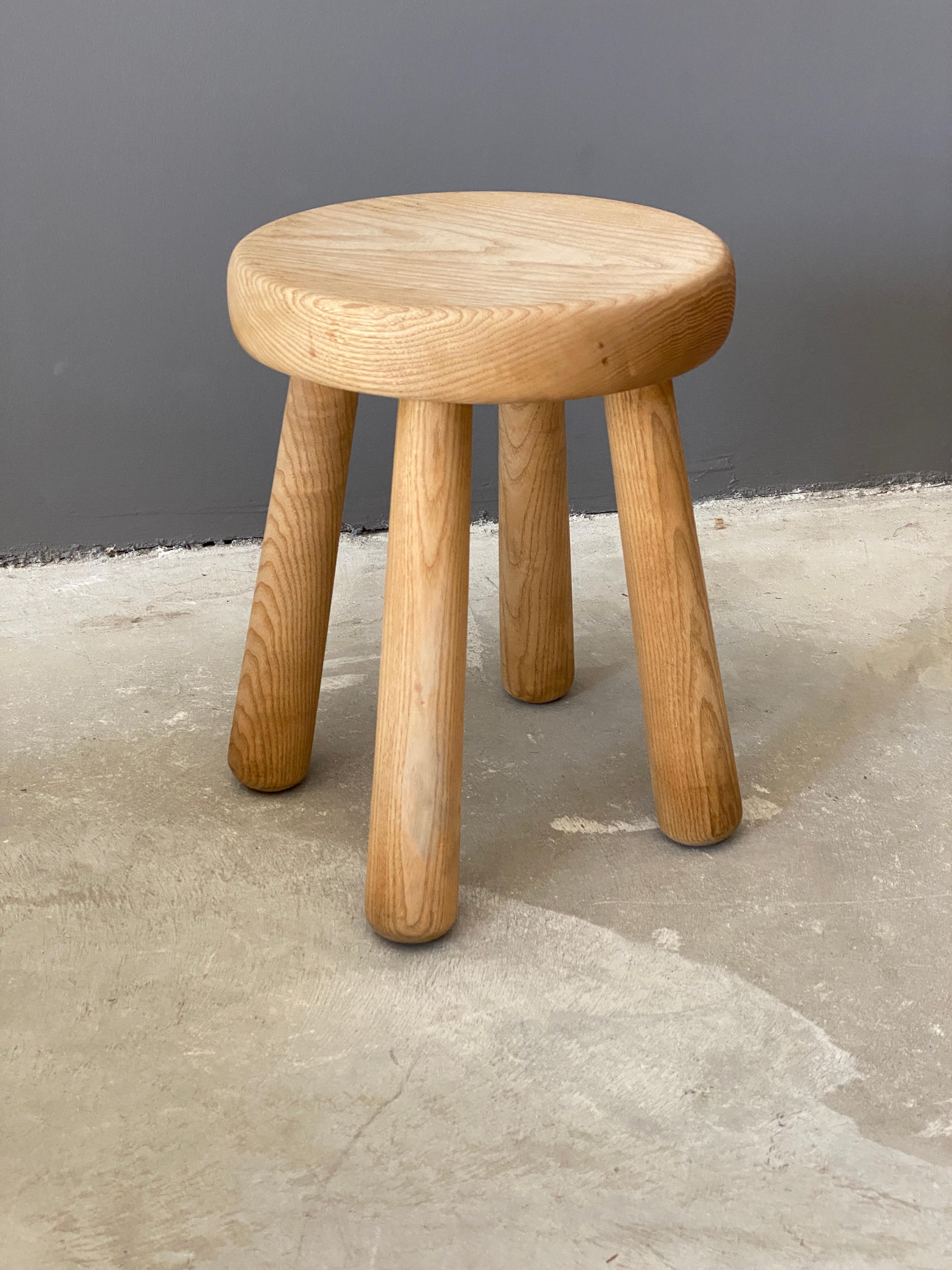 A sculptural stool, attributed to Ingvar Hildingsson, Kalmar Läns Slöjdare IH Slöjd Rugstorp. In lightly treated solid oak. 

Other designers of the period include Charlotte Perriand, Pierre Chapo, and Axel Einar Hjorth.