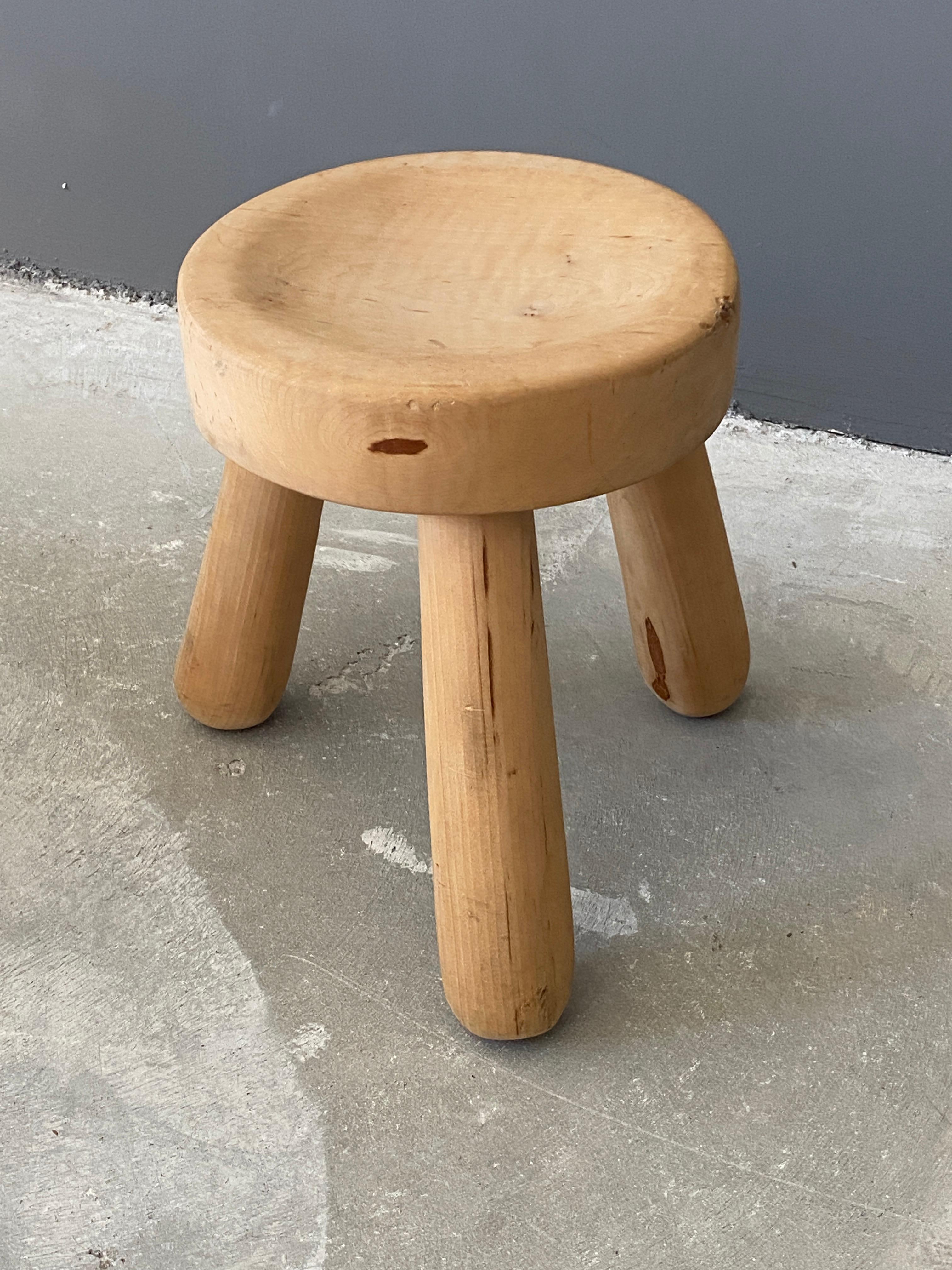 A sculptural stool, attributed to Ingvar Hildingsson, Kalmar Läns Slöjdare IH Slöjd Rugstorp. In lightly treated pine. 

Other designers of the period include Charlotte Perriand, Pierre Chapo, and Axel Einar Hjorth.