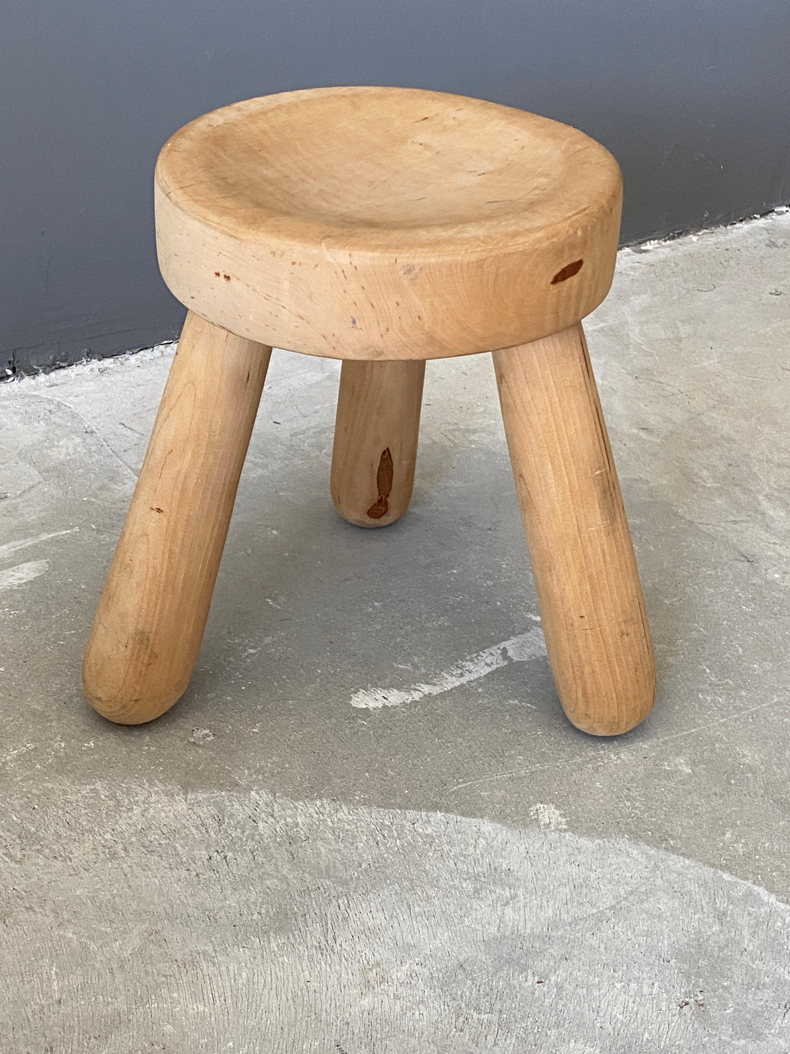 Ingvar Hildingsson, Functionalist Stool, sculpted solid pine, Sweden, 1960s In Good Condition In High Point, NC