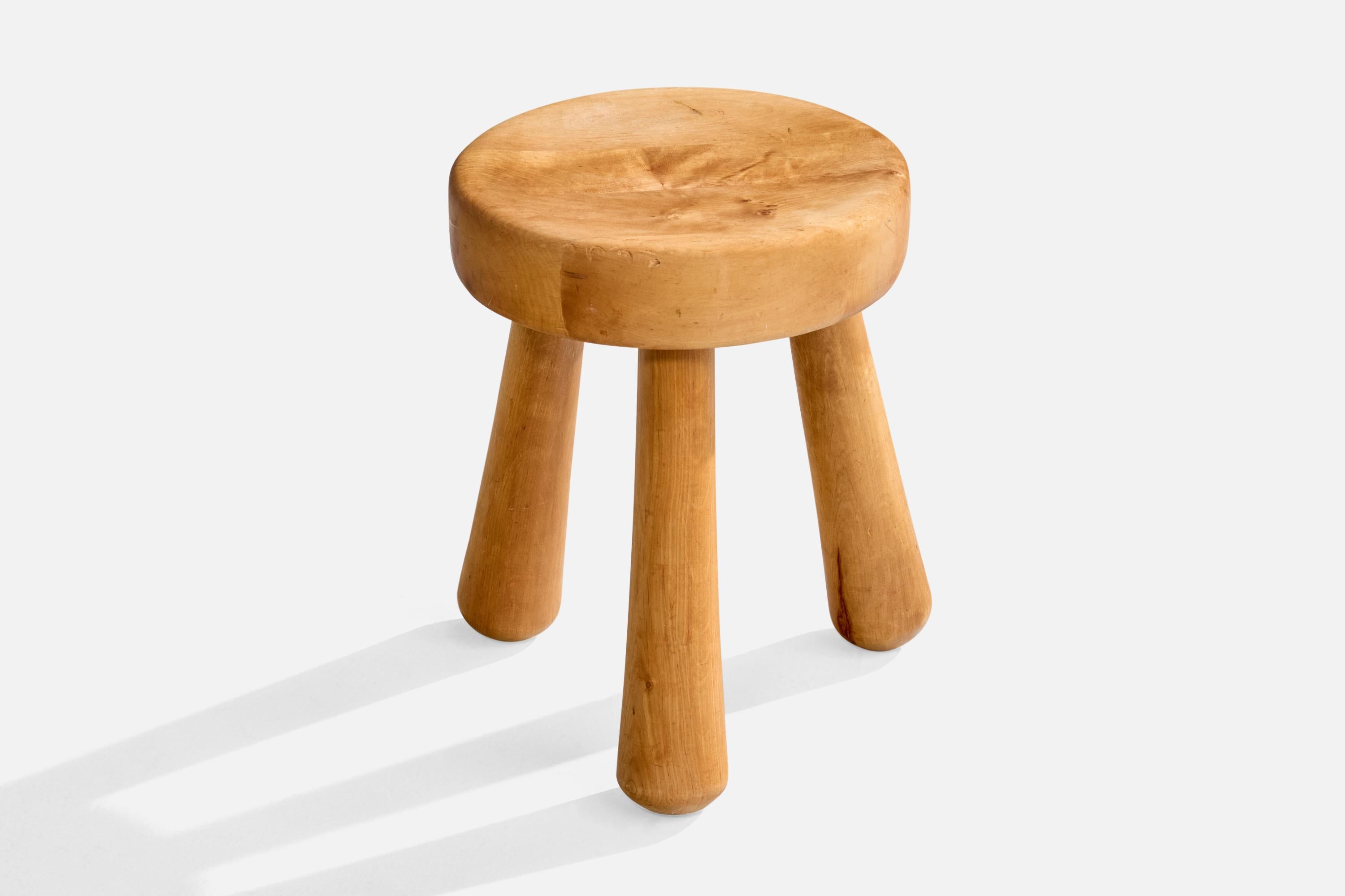 Taburete de abedul diseñado y fabricado por Ingvar Hildingsson, IH Slöjd, Suecia, c. 1970.

Dimensiones totales (pulgadas): 12,6 