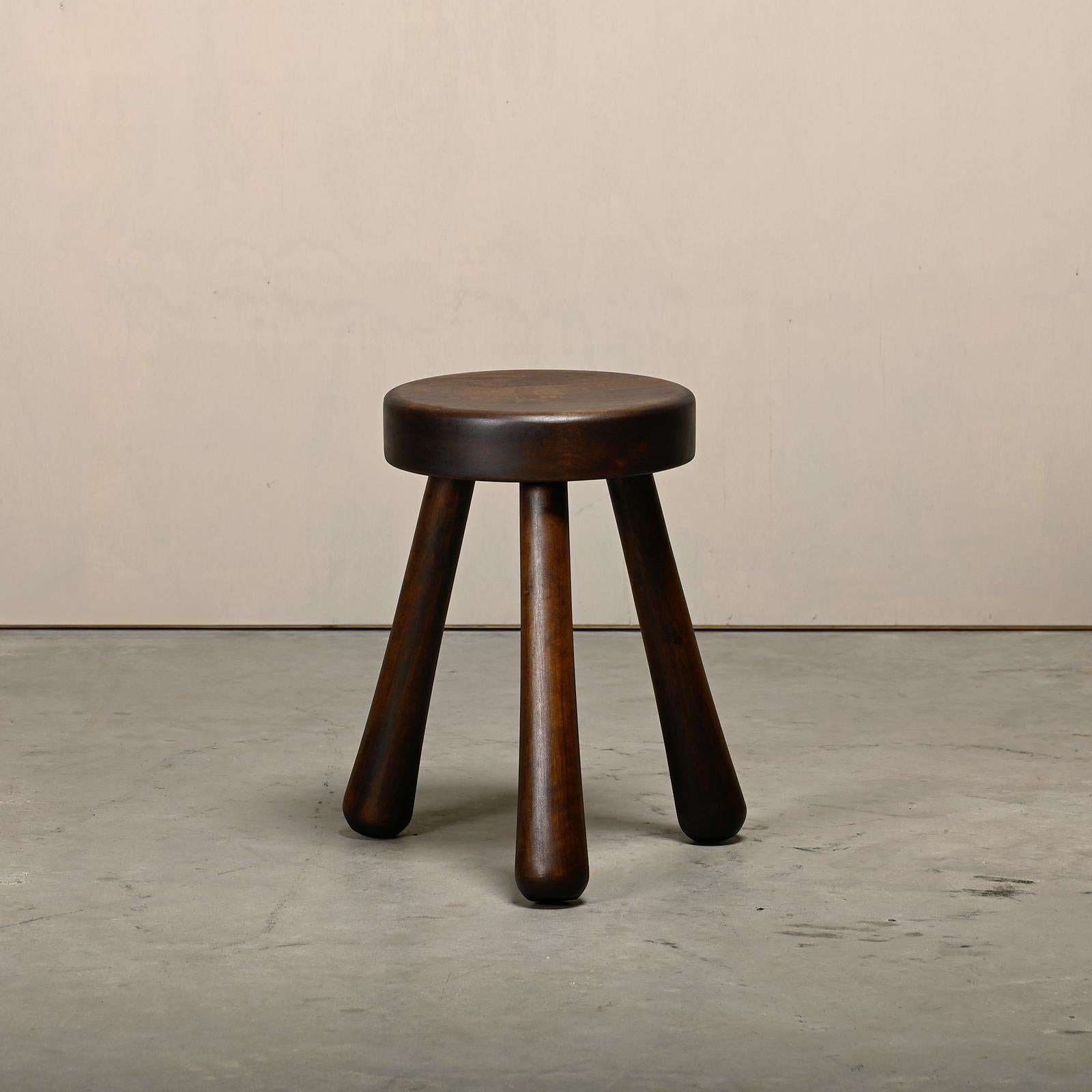Scandinave moderne Ingvar Hildingsson Tabouret en bois de pin teinté brun foncé, Suède 1970