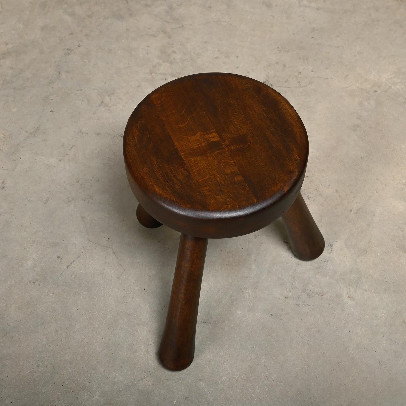 Suédois Ingvar Hildingsson Tabouret en bois de pin teinté brun foncé, Suède 1970