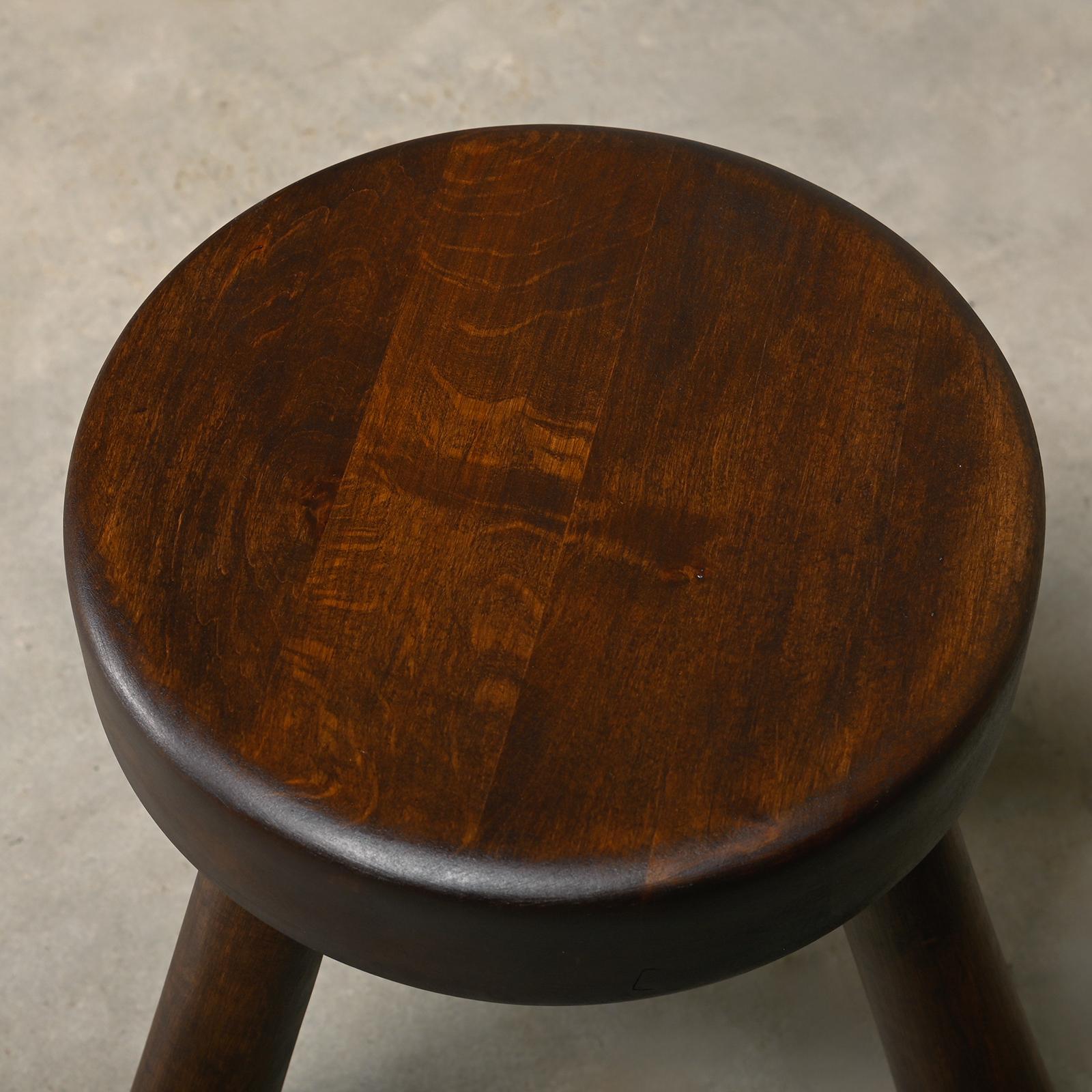 Pin Ingvar Hildingsson Tabouret en bois de pin teinté brun foncé, Suède 1970