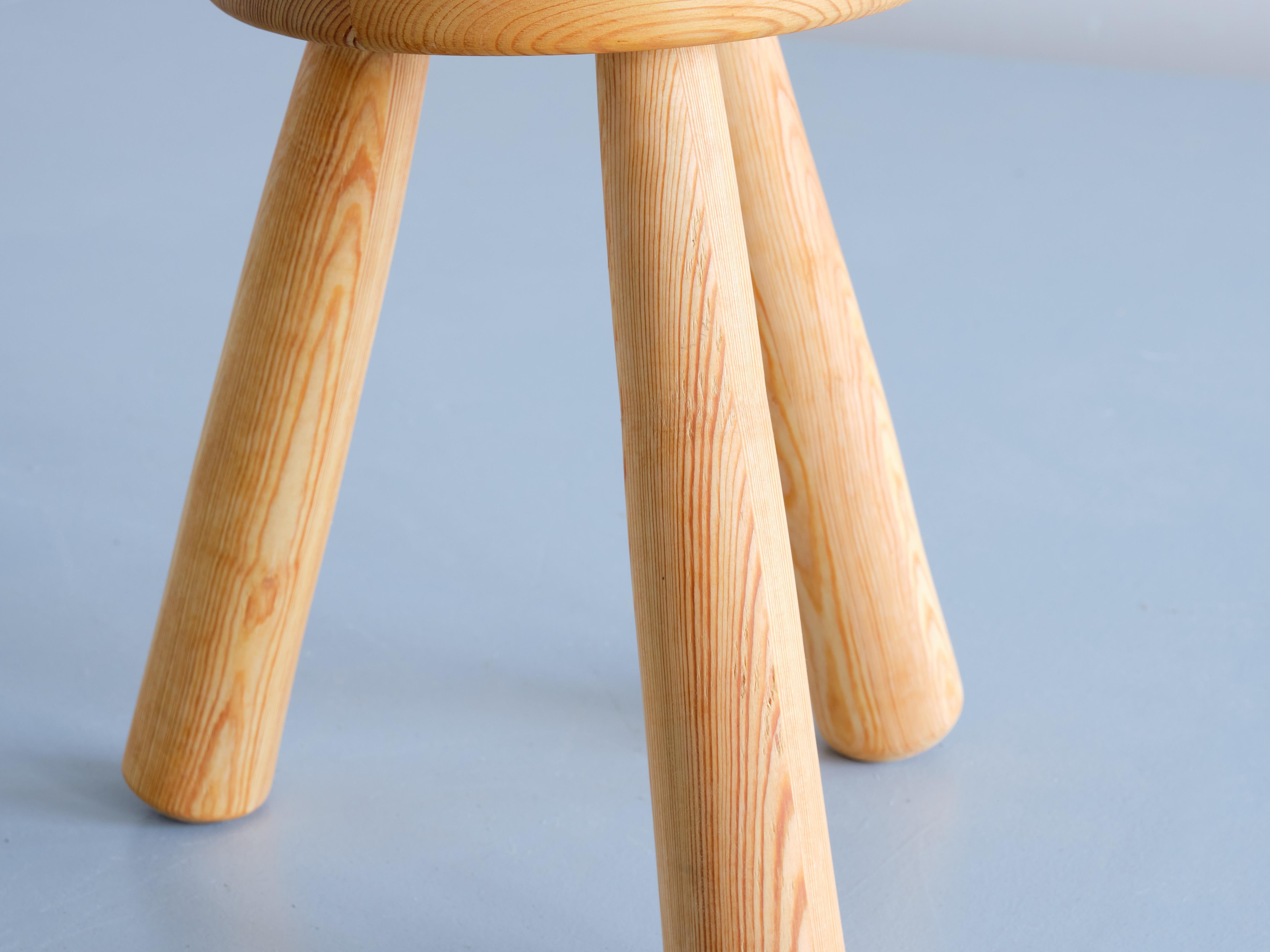 Ingvar Hildingsson Three Legged Stool in Solid Pine, Ih Slöjd, Sweden, 1970s For Sale 1