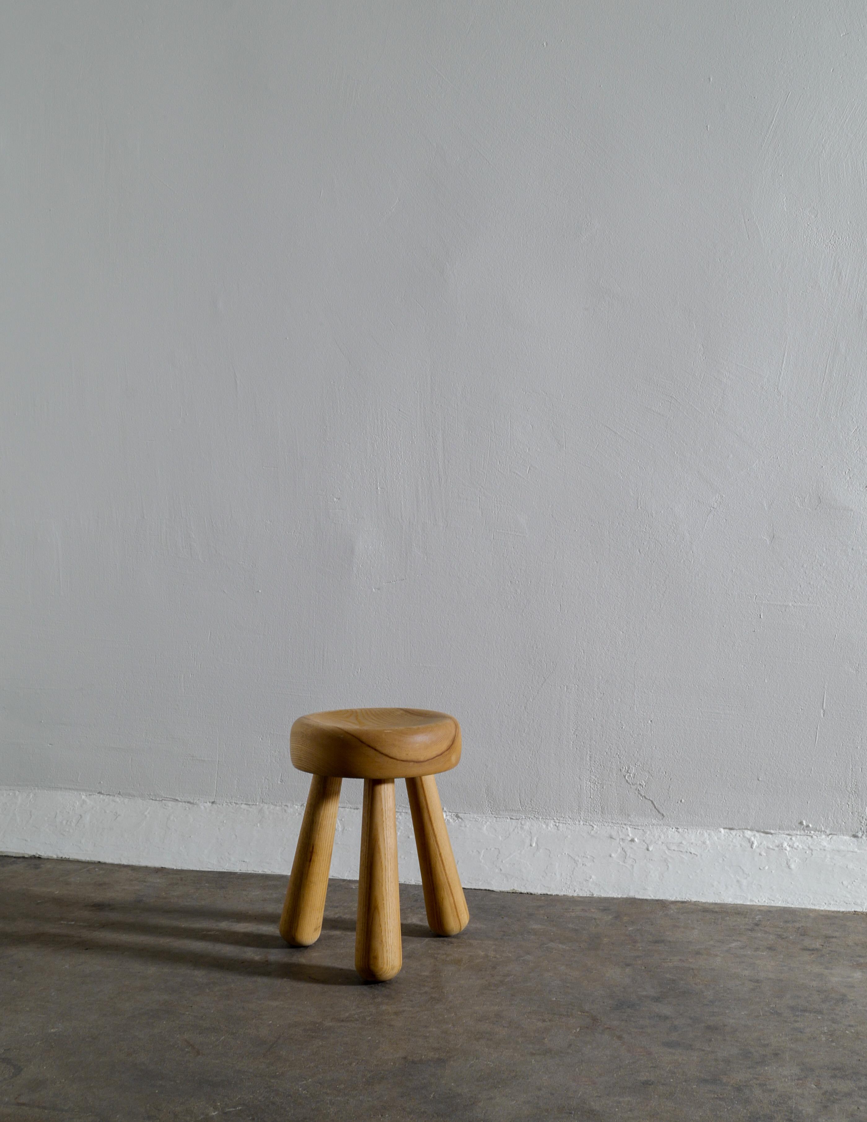 Ingvar Hildingsson Tripod Stool in Solid Pine Produced in Sweden, 1970s In Good Condition In Stockholm, SE