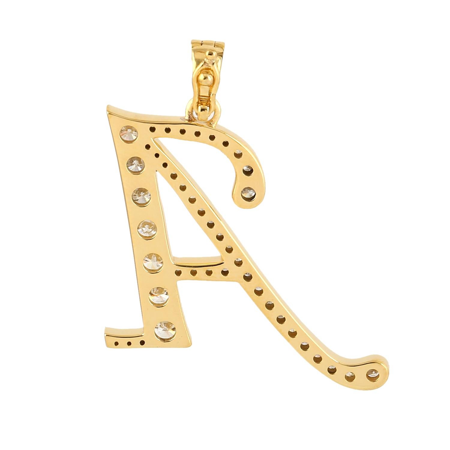 Taille mixte Pendentif breloque d'origine en forme de lettre d'alphabet avec diamants pavés en or jaune 14 carats en vente