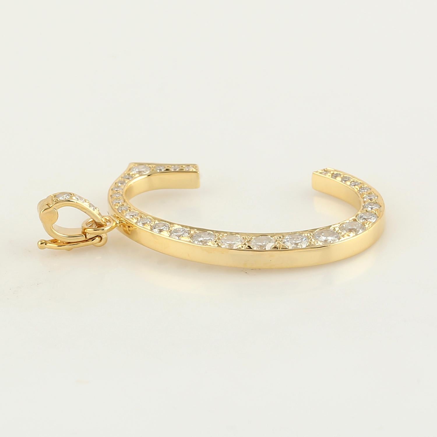 Art déco Pendentif breloque lettres Alphabet initiale C avec diamants pavés en or jaune 14 carats en vente