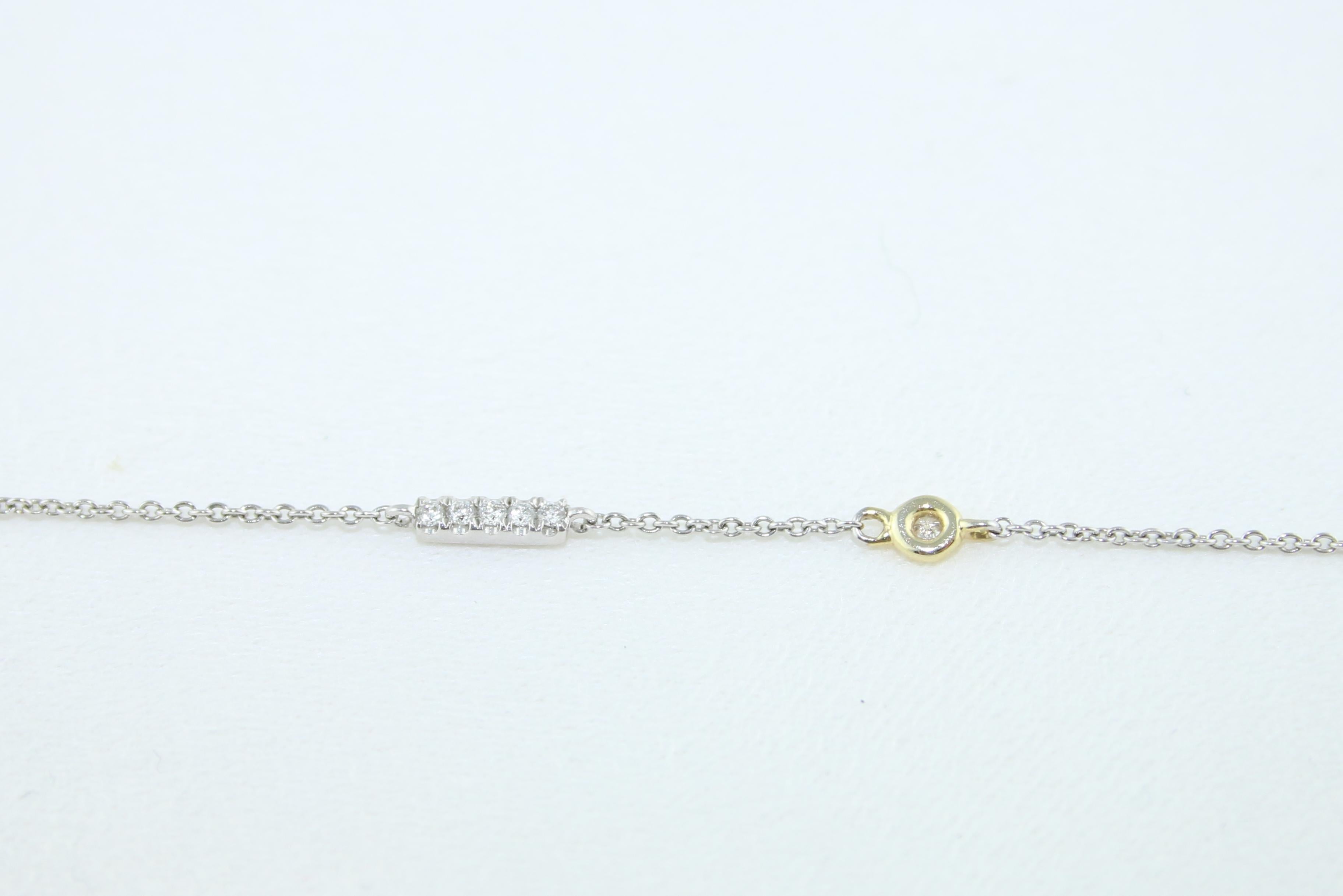 Bracelet à breloques en or avec pendentif en forme de lettre initiale « I » et diamants en vente 2