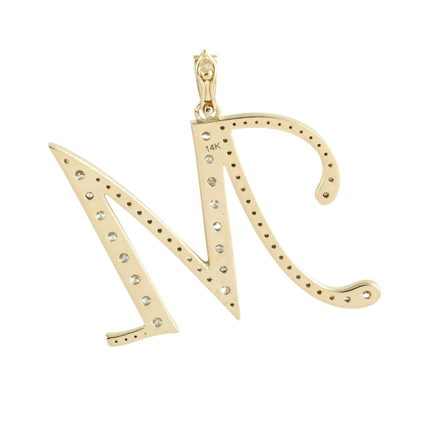 Initial M Buchstabe Alphabet Anhänger mit Diamanten in 14k Gelbgold gemacht (Art déco) im Angebot