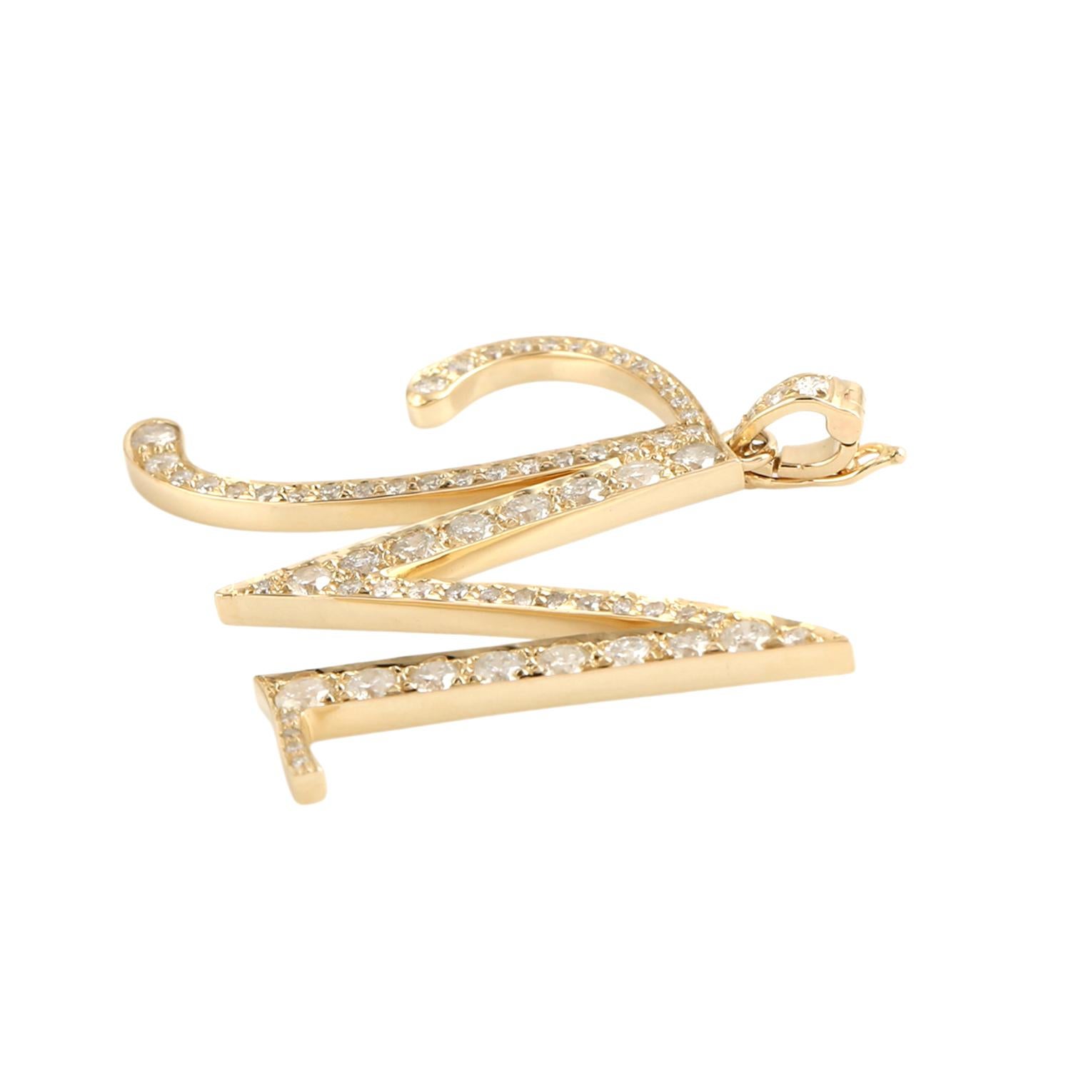 Initial M Buchstabe Alphabet Anhänger mit Diamanten in 14k Gelbgold gemacht (Gemischter Schliff) im Angebot