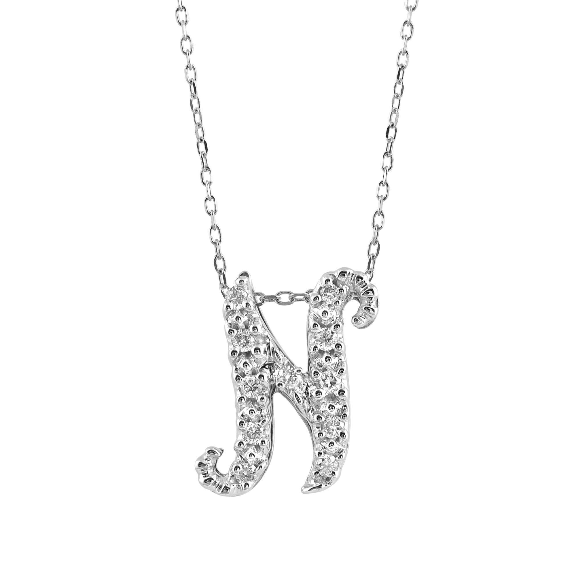 Découvrez le charme exquis de ce pendentif à l'initiale 