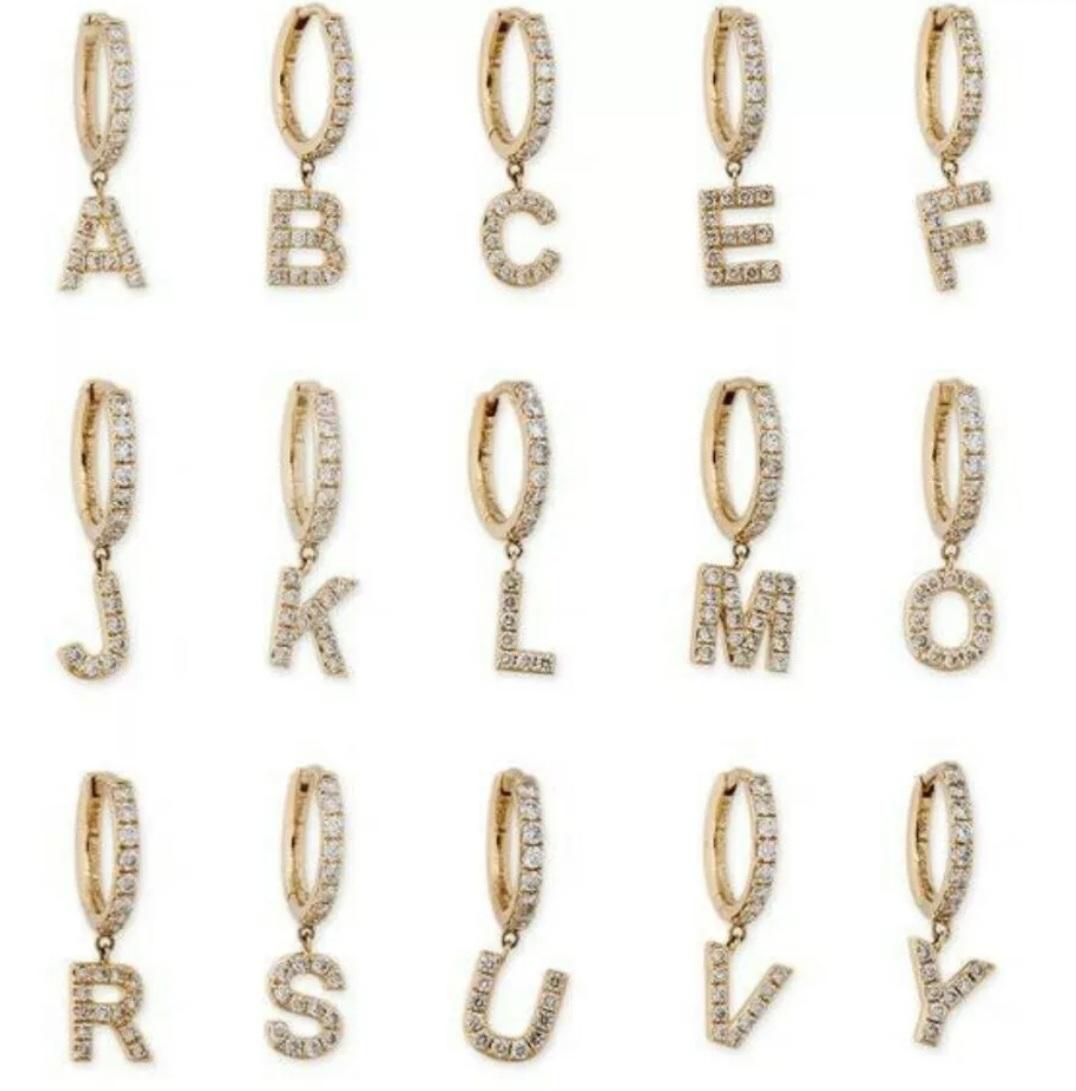 Initial Name Ohrring 14K Massivgold Diamant-Creolen-Ohrring Weihnachtsgeschenk für Mutter. im Zustand „Neu“ im Angebot in Chicago, IL