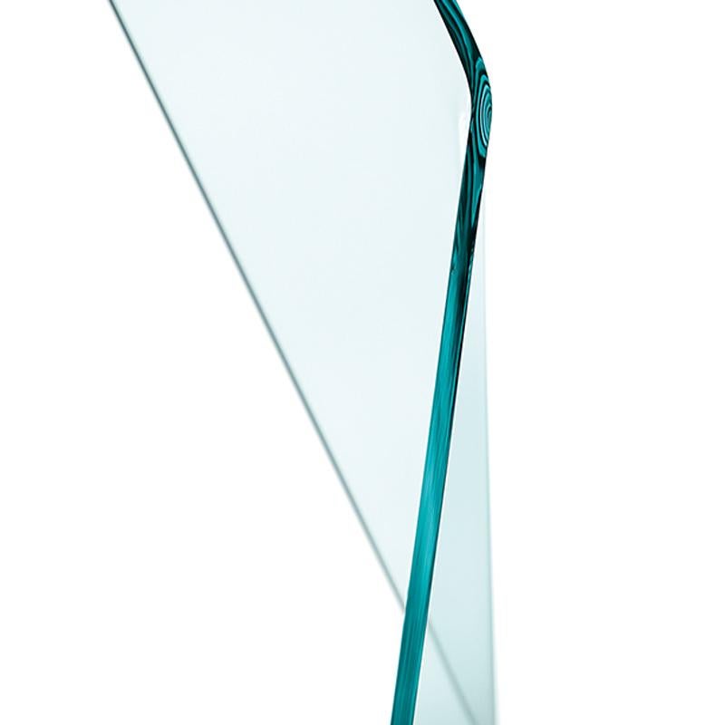 Table d'appoint originale en verre transparent incurvé Neuf - En vente à Paris, FR