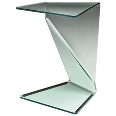 Initial Side Table in Curved Clear Glass