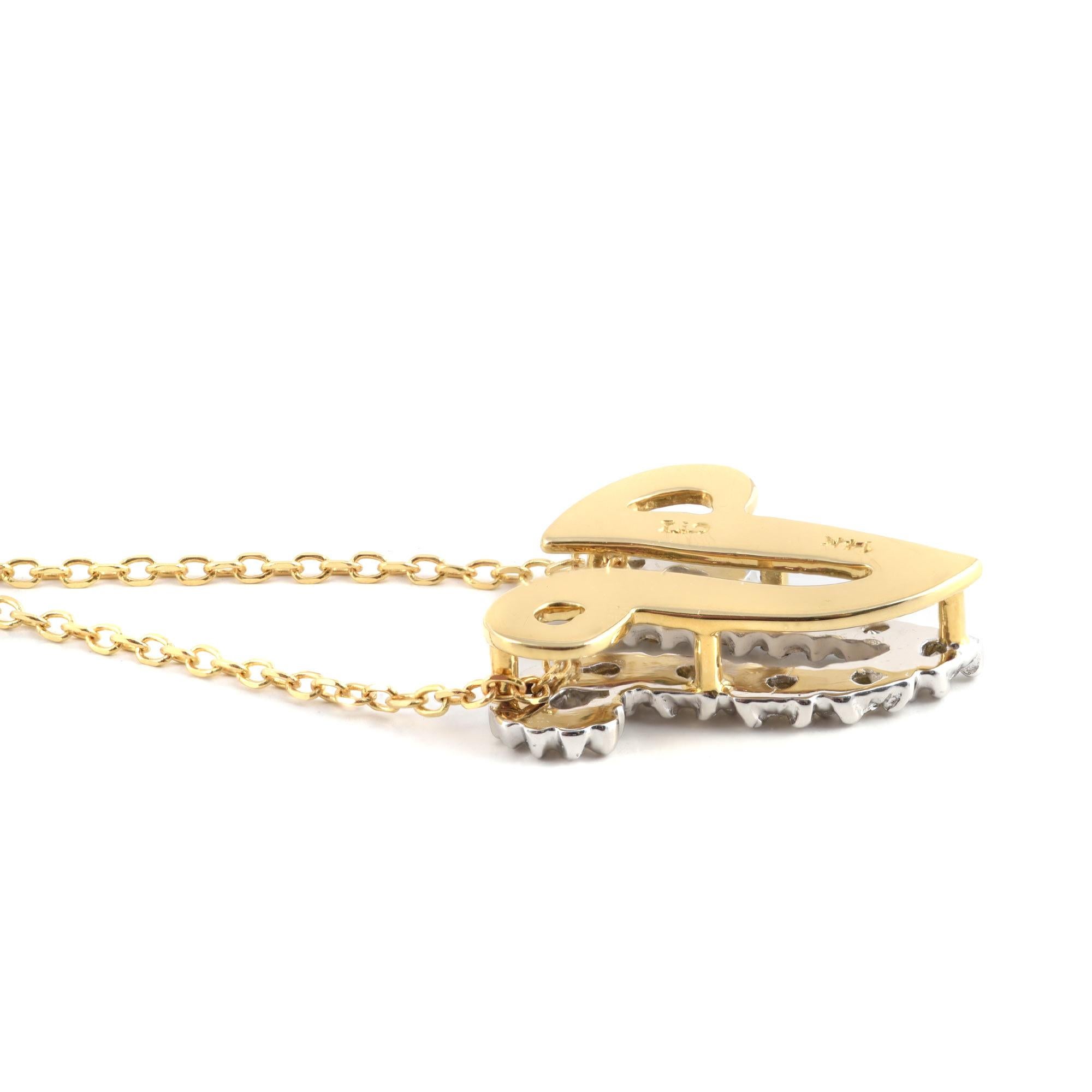 Pendentif « V » initial avec pierres de diamant 0,13 carat en or blanc et jaune 14 carats Neuf - En vente à Los Angeles, CA