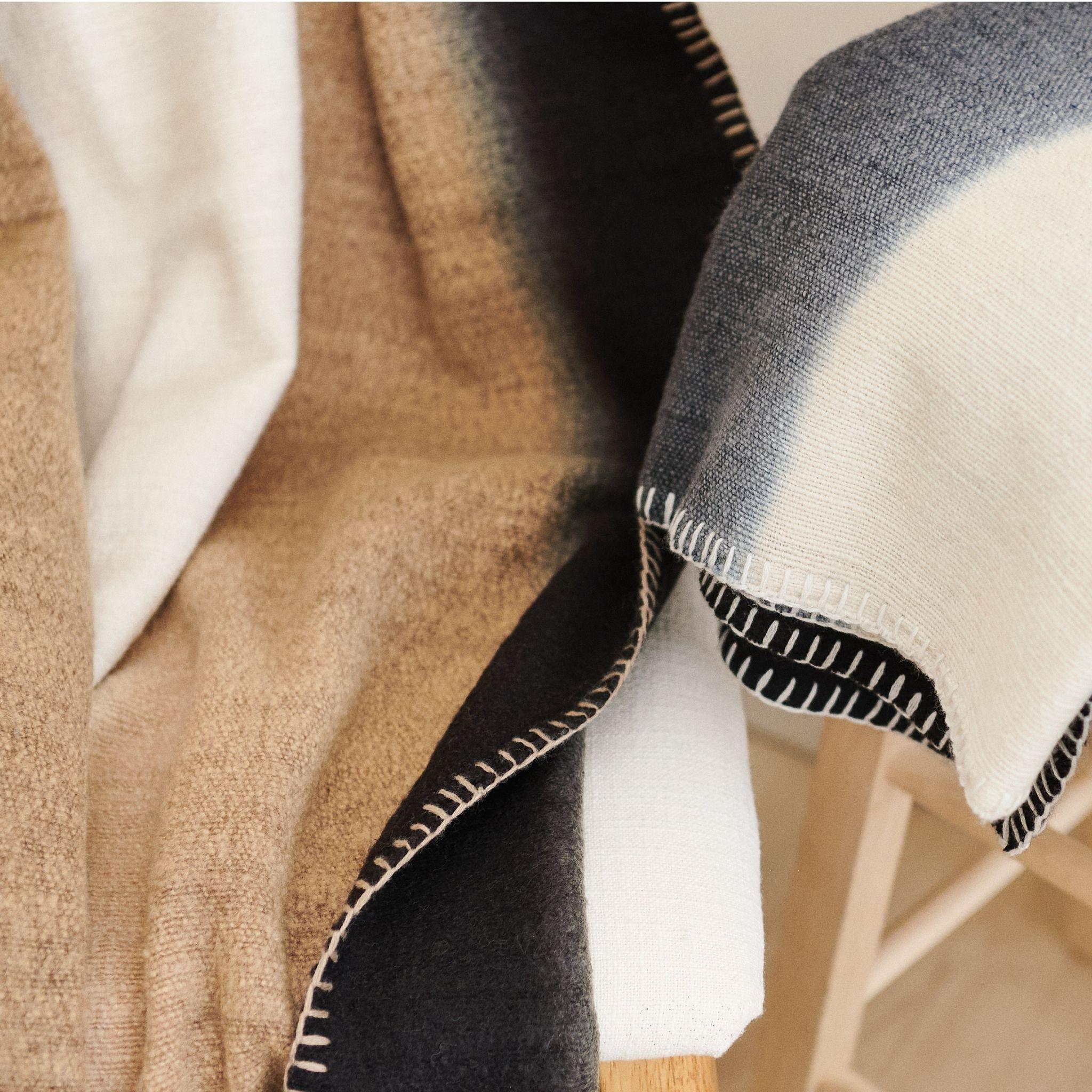 Filato Ink Black White Ombre Textured Throw in Merino filato a mano e orlo cucito a mano in vendita