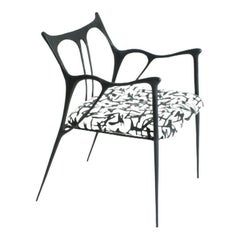 Ink Chair - Geschwärztes Messing mit monochromer Polsterung by Misaya