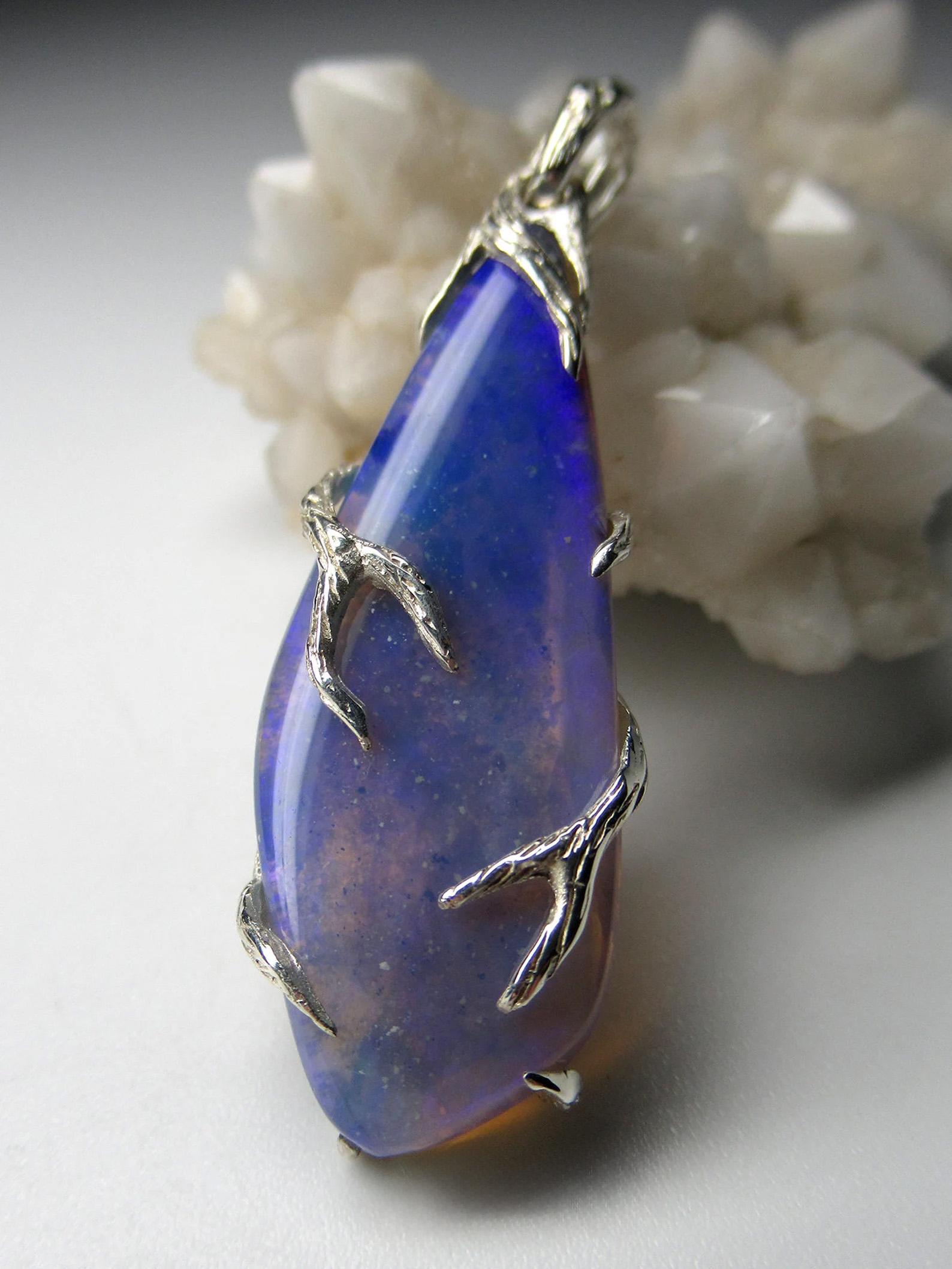 Ciondolo d'argento di opale d'inchiostro Opale blu autentico Regalo di alta gioielleria lotr In condizioni Nuovo in vendita a Berlin, DE