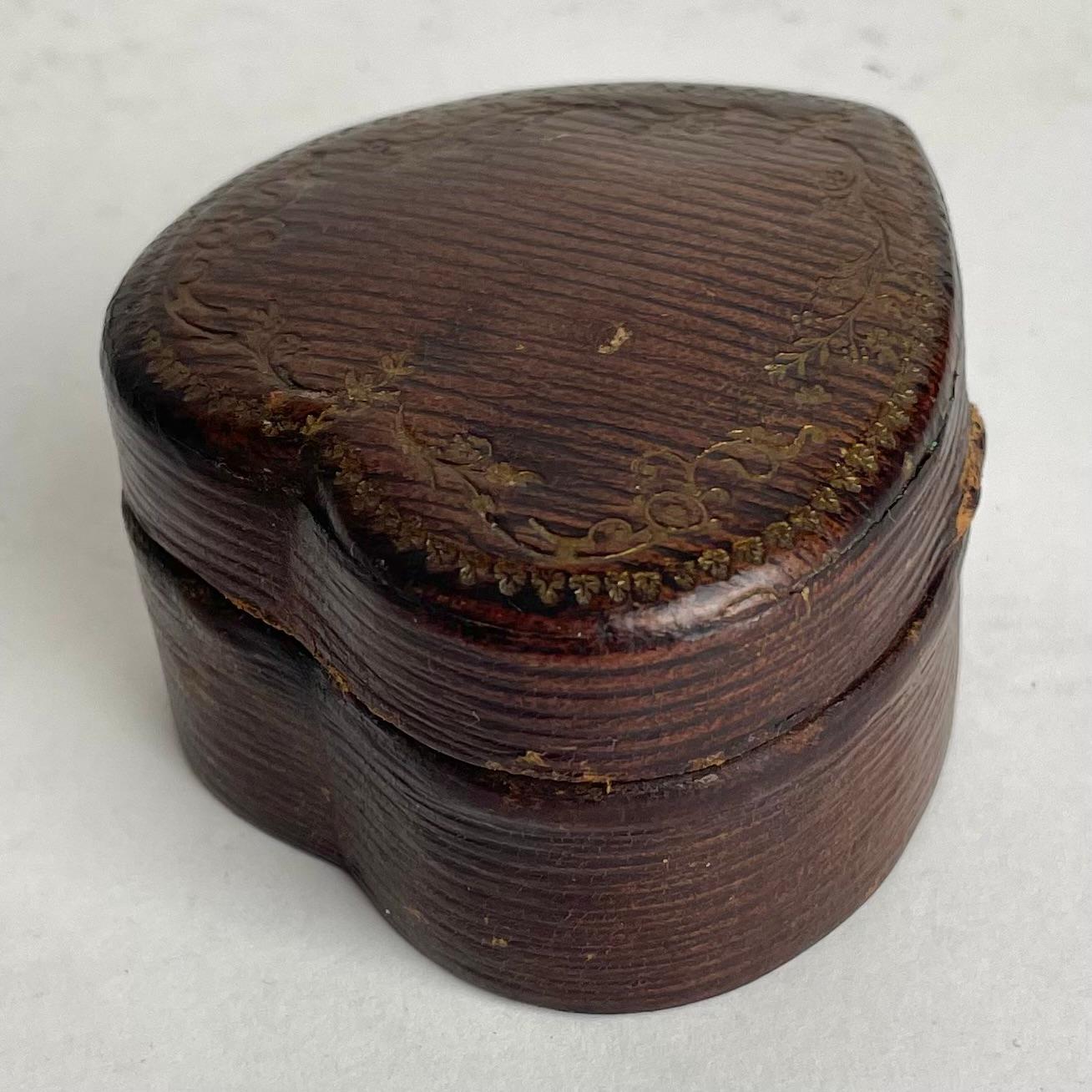 Brass Inkstand in leather in the shape of a heart for love letters. Late 19th Century For Sale