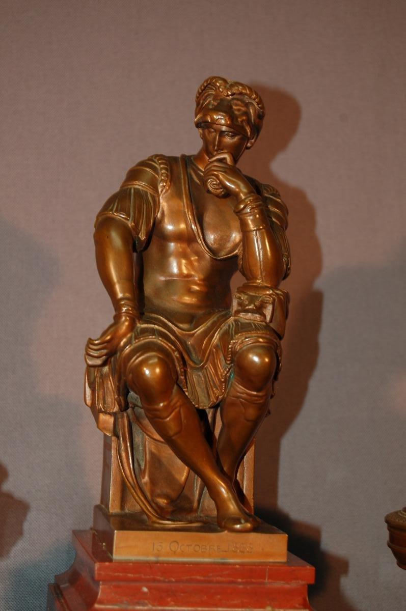Fin du XIXe siècle Encrier, d'après Michel-Ange de Médicis, en bronze et marbre rouge en vente