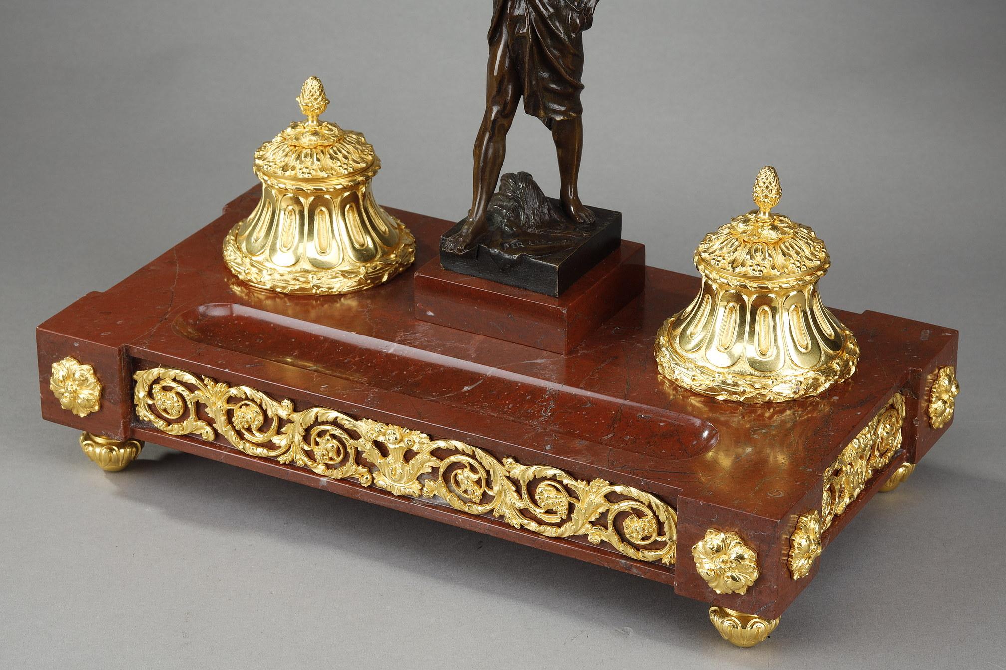 Encrier décoré d'un bronze Per Laborem, signé E. Picault 5