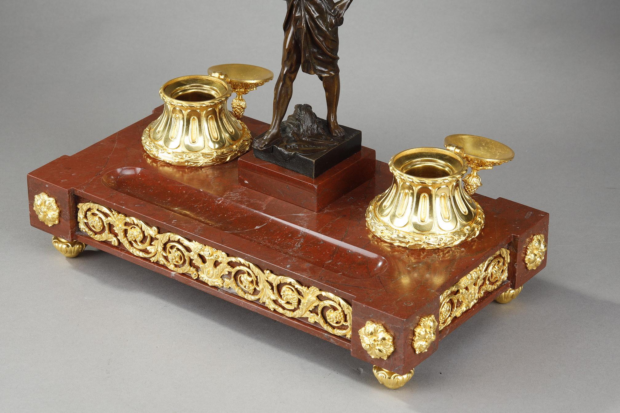 Encrier décoré d'un bronze Per Laborem, signé E. Picault 6