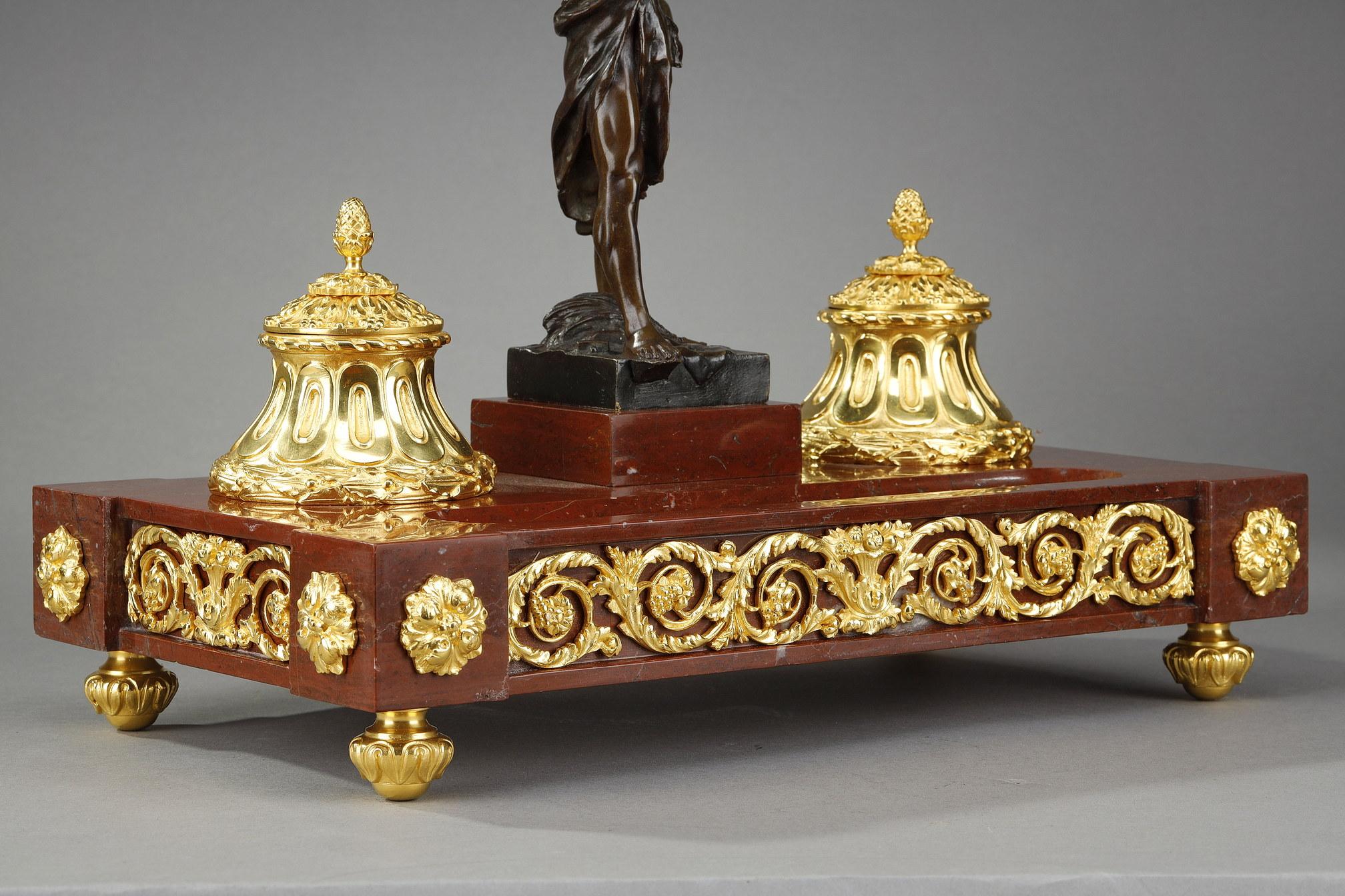 Encrier décoré d'un bronze Per Laborem, signé E. Picault 7