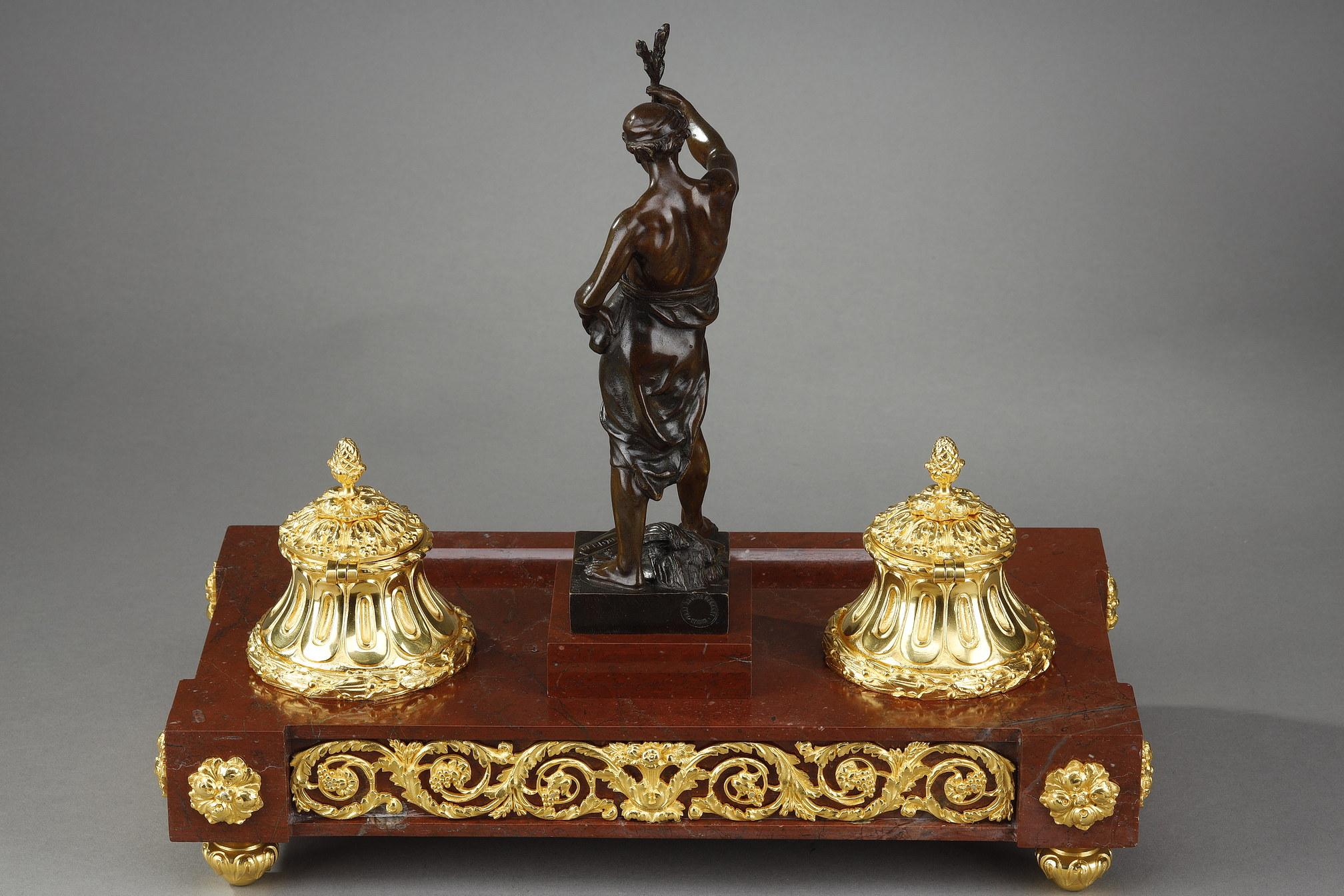 Encrier décoré d'un bronze Per Laborem, signé E. Picault Bon état à Paris, FR