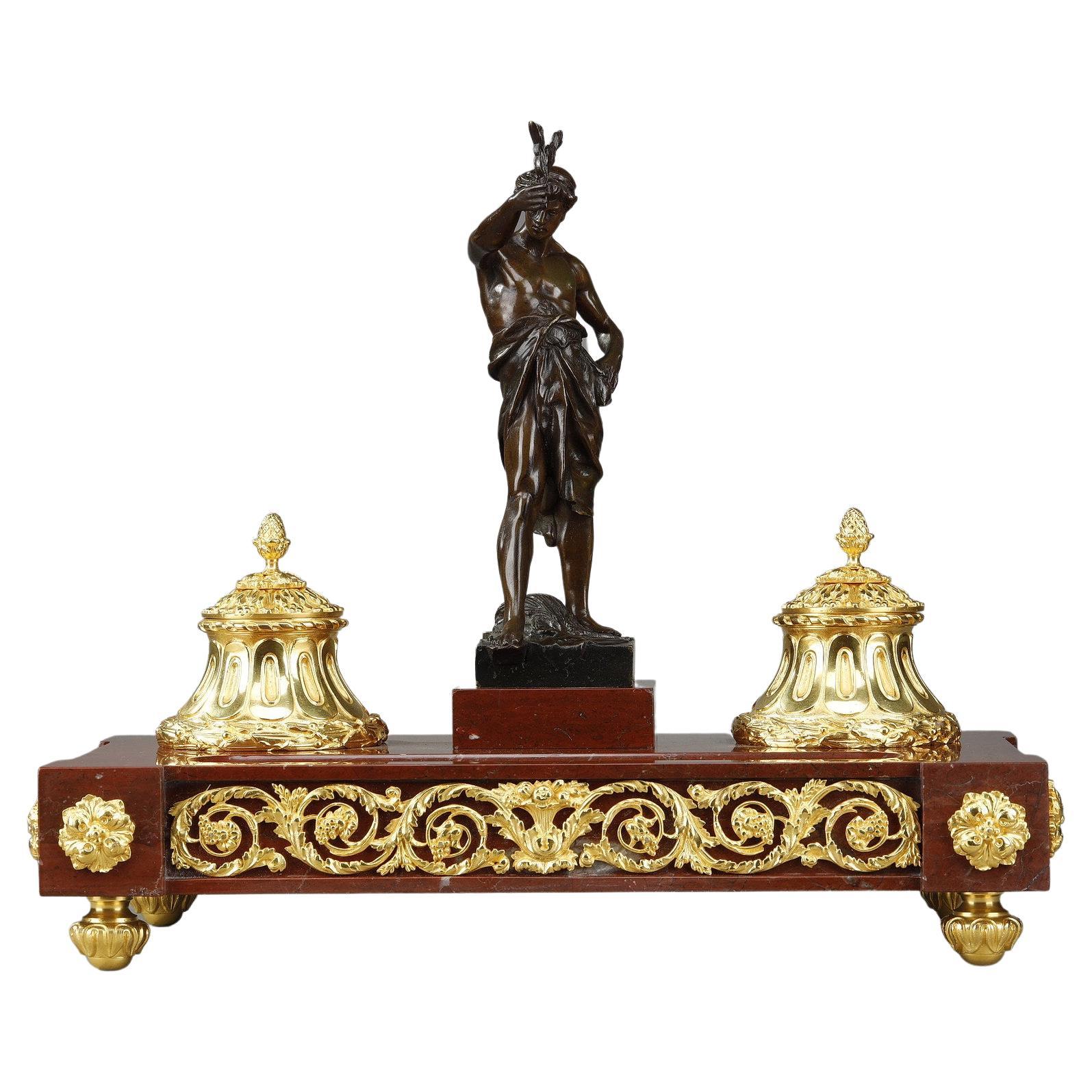 Encrier décoré d'un bronze Per Laborem, signé E. Picault