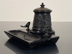 Encrier Grand Tour néoclassique en bronze patiné