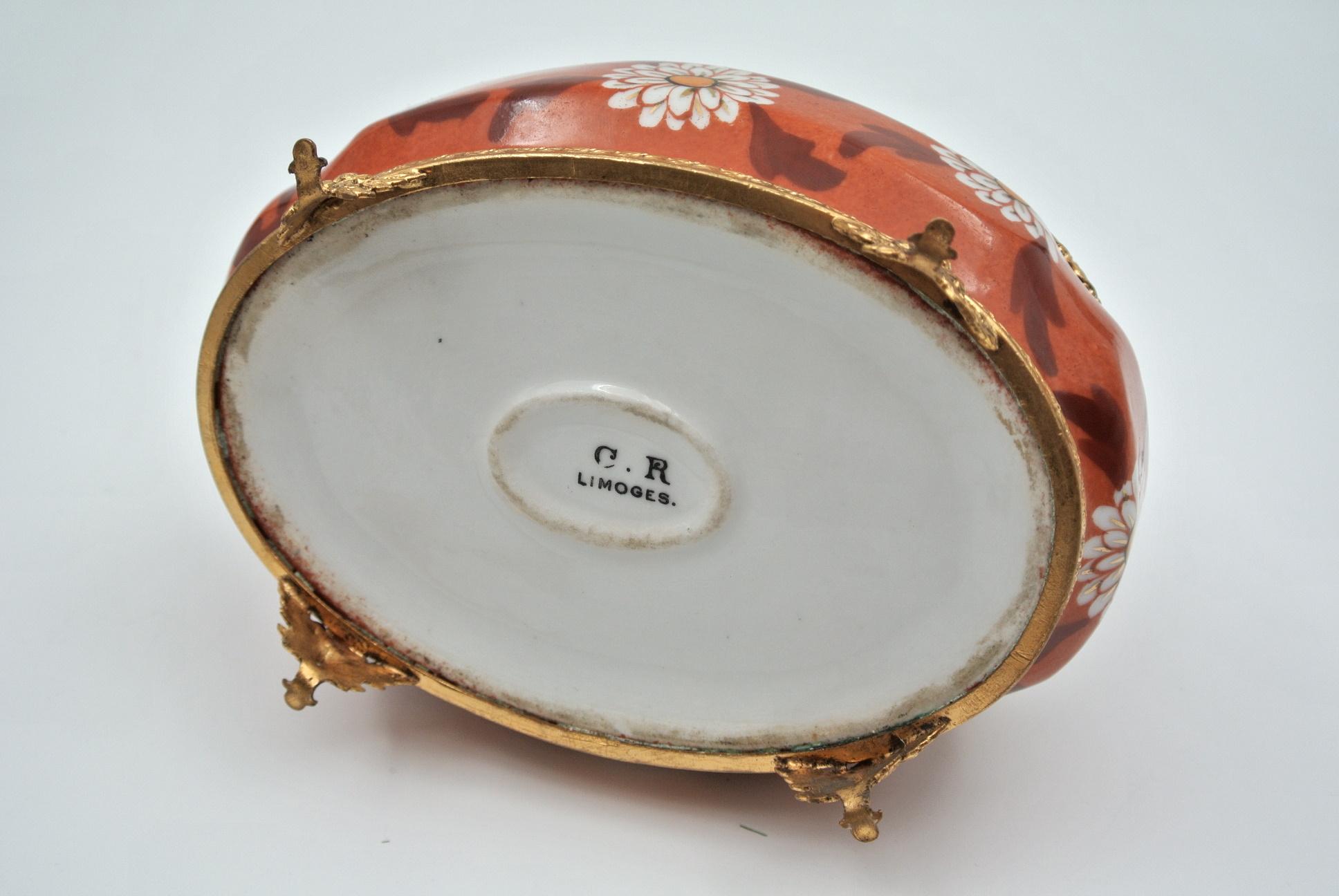 Inkwell in Gilded Brass and Hand Painted Limoges Porcelain 3