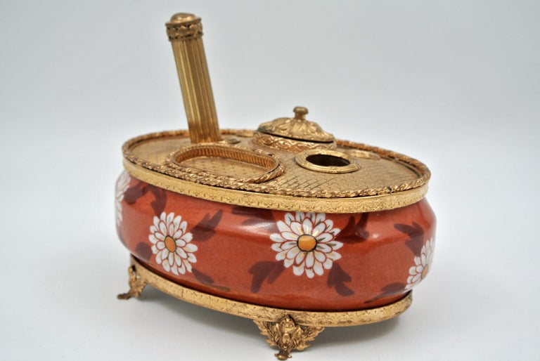 Inkwell in Gilded Brass and Hand Painted Limoges Porcelain For Sale at