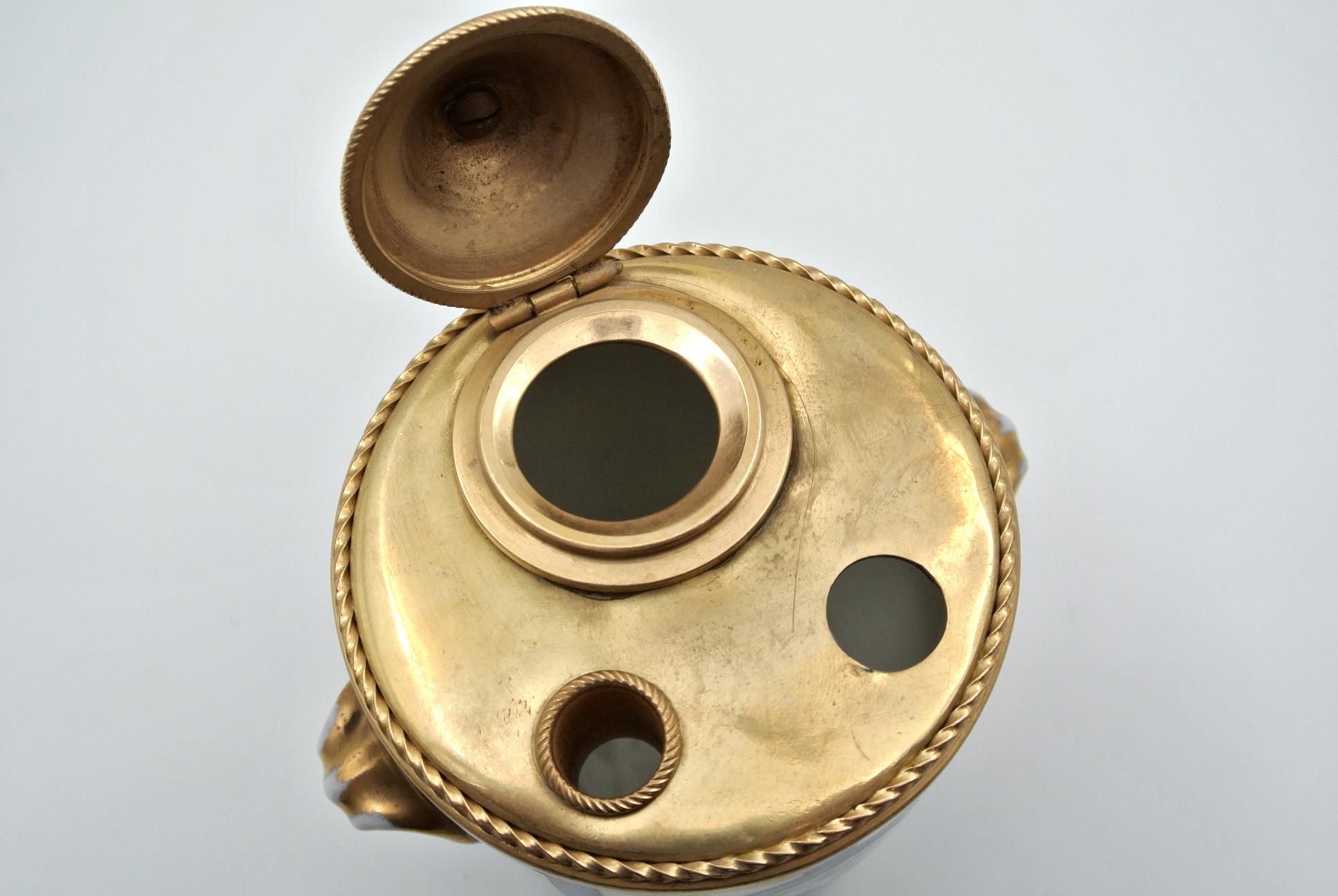 Inkwell in Gilded Brass and Porcelain 4