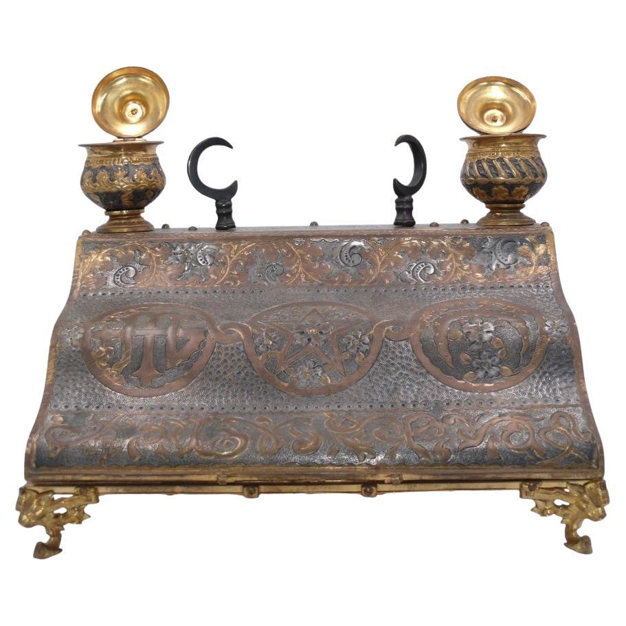 Inkwell travel desk Islamic symbols
Inkwell with Islamic symbols
Circa 1900 Origin France
Middle East
Gold and silver patina with Islamic symbols and monograms
Very good general condition with some wear from use
It is a beautiful, very old writing