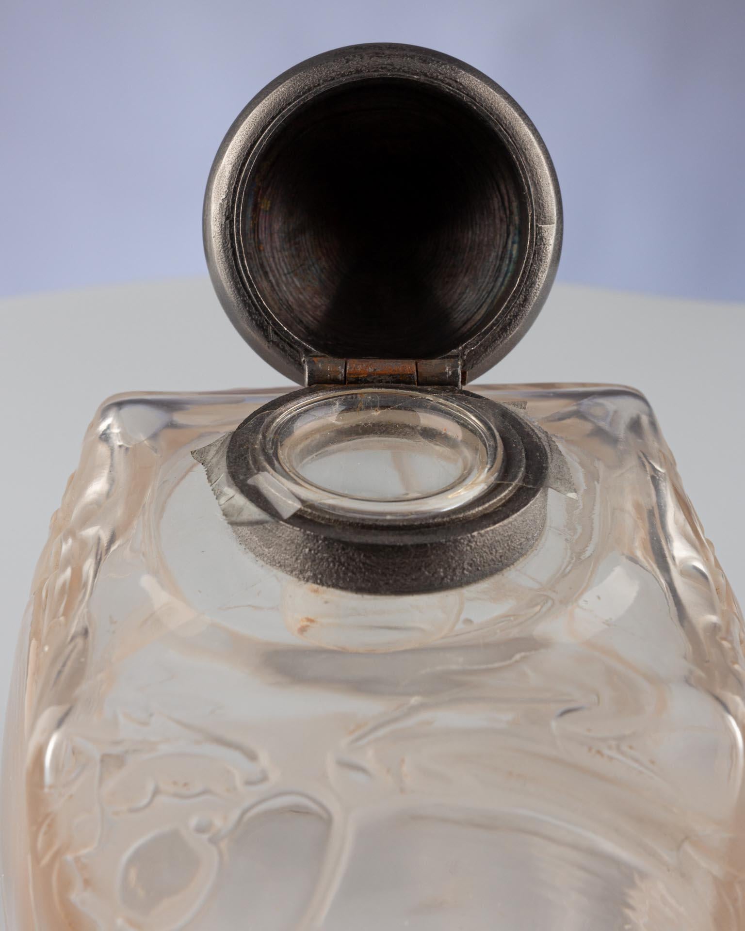 Tintero con relieve de escarabajo, Francia, Art Nouveau, Principios del siglo XX en venta 9